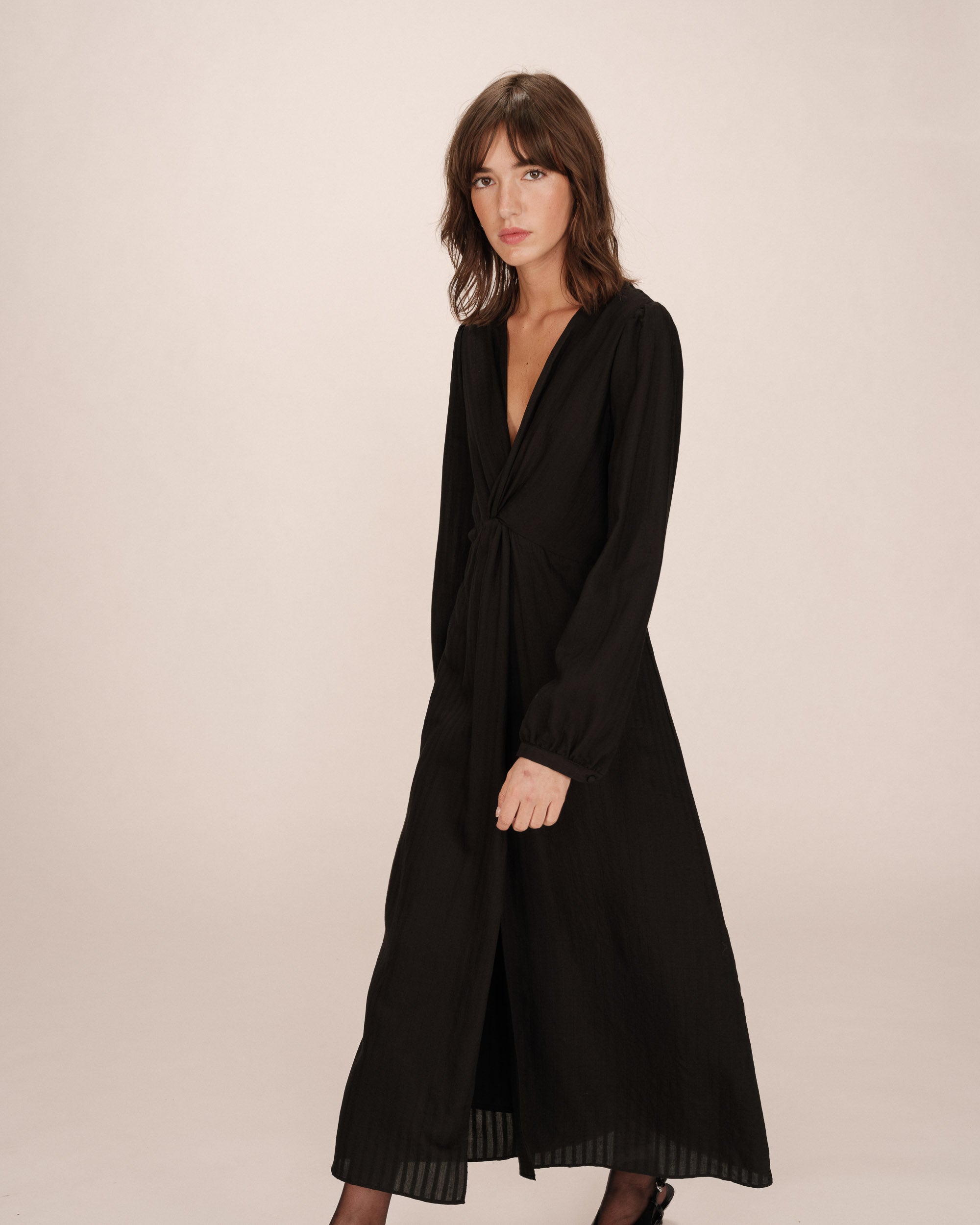 Robe longue decollete v noir Shirley