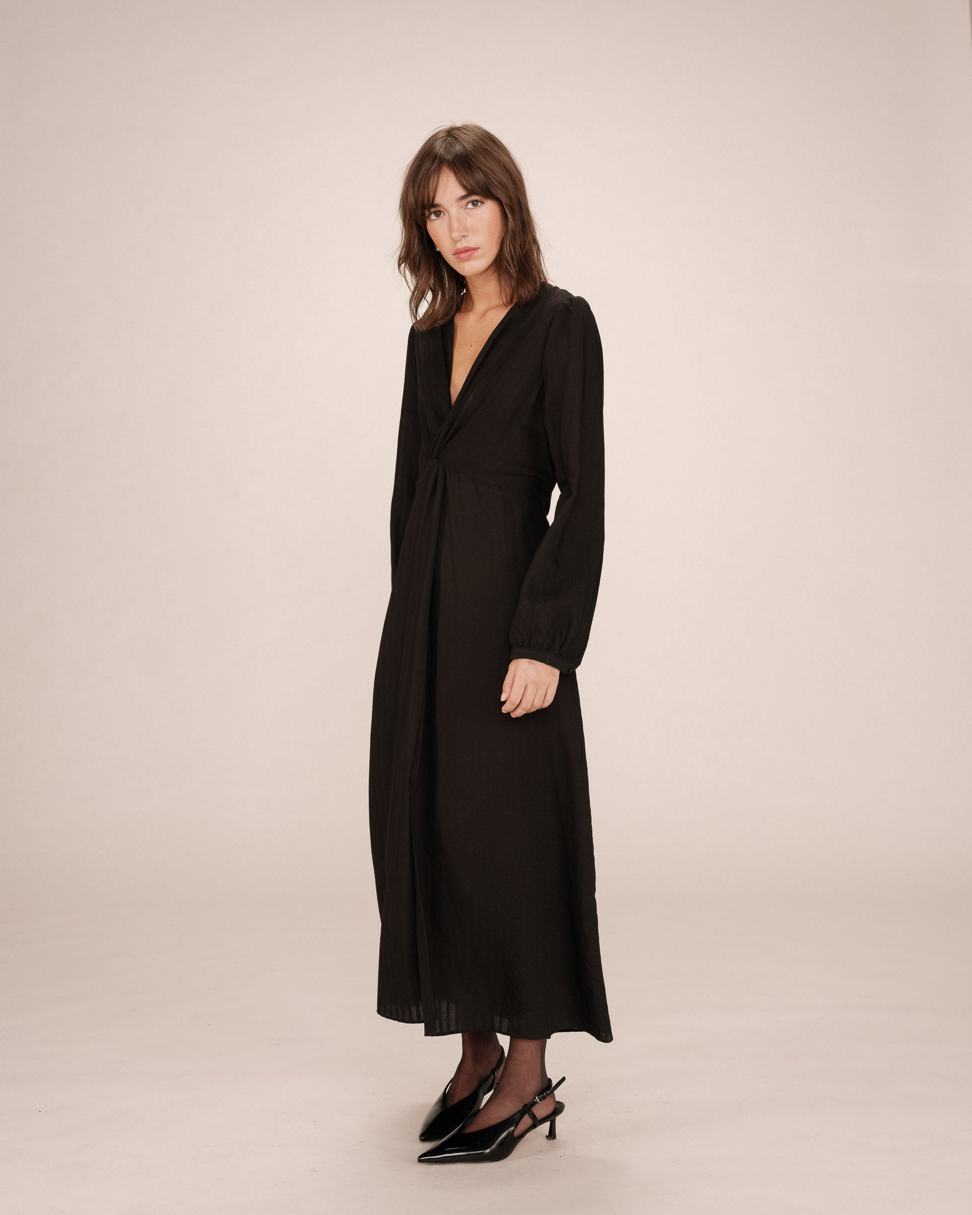 Robe longue decollete v noir Shirley