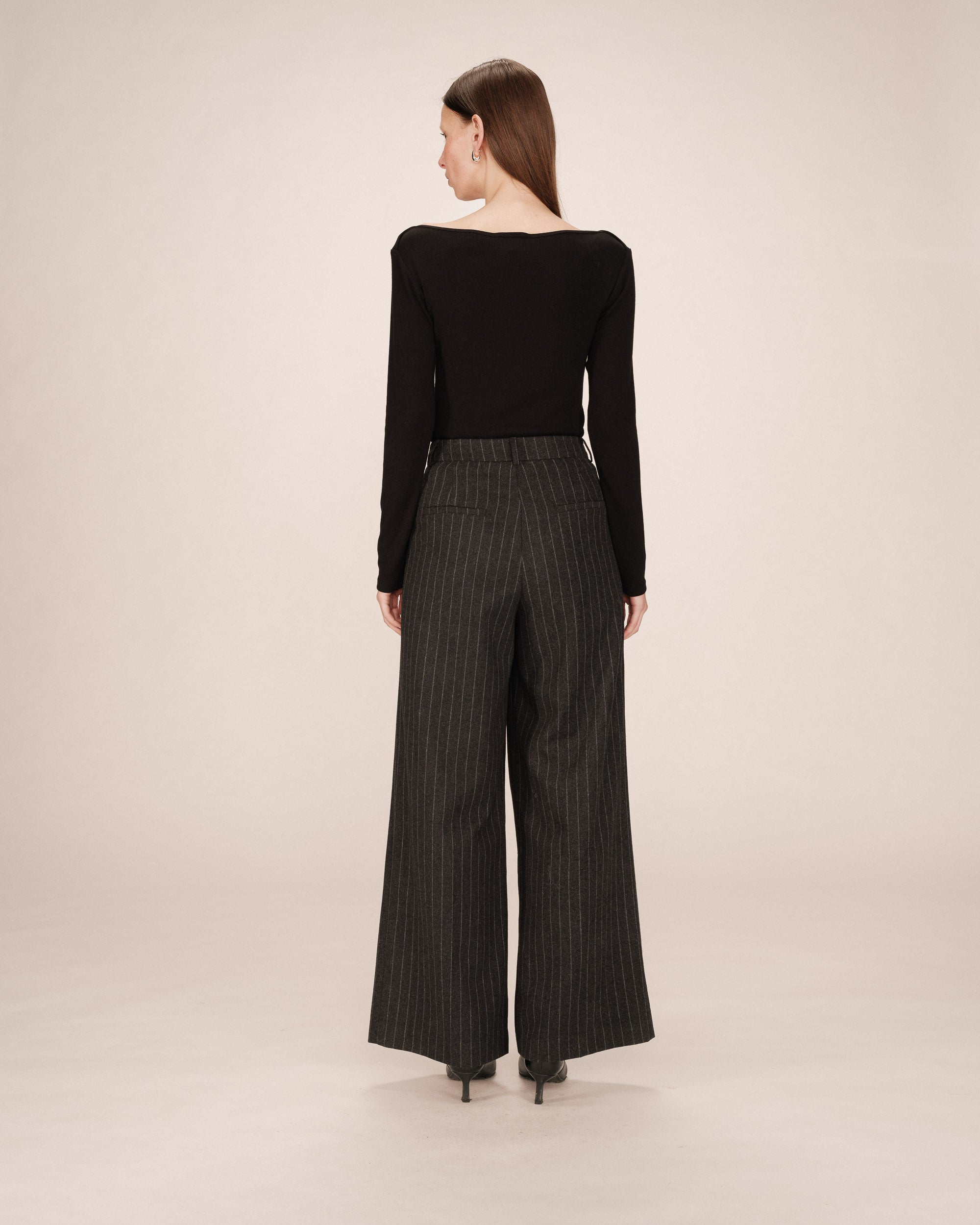Pantalon tailleur rayures carbone Senna