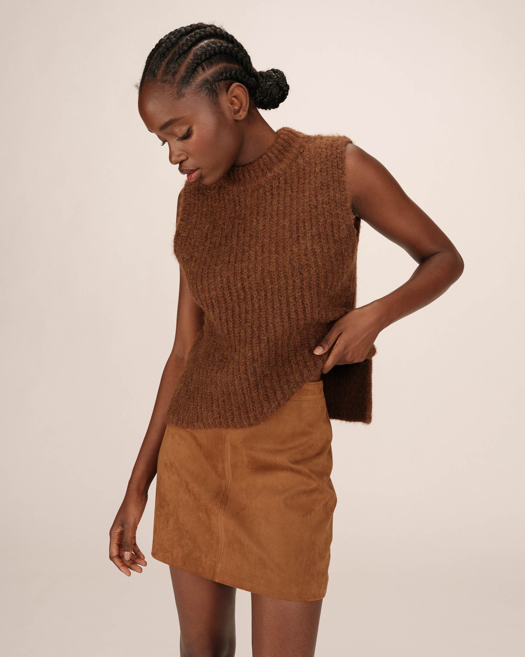 Short suede skirt camel Surprenante