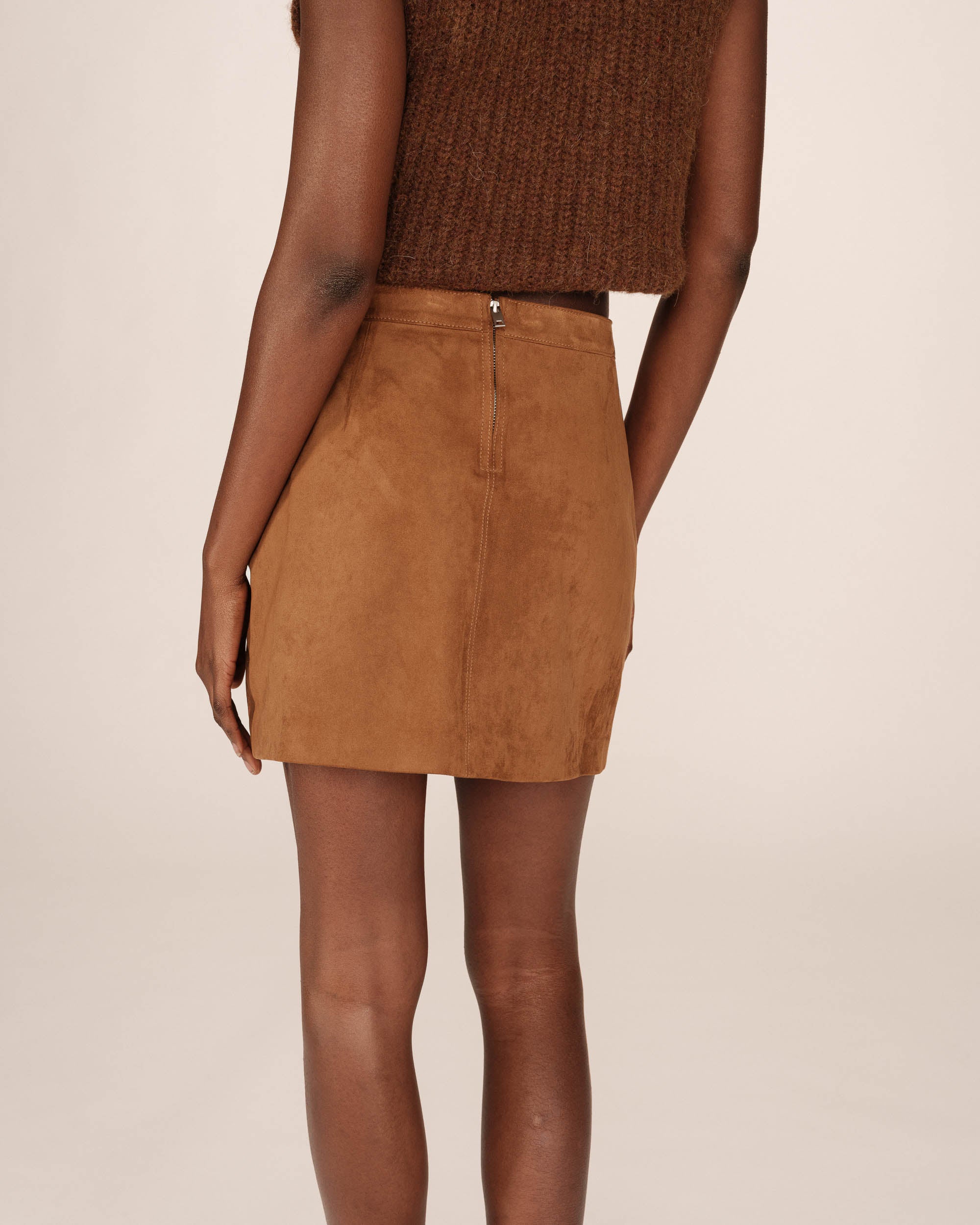 Short suede skirt camel Surprenante