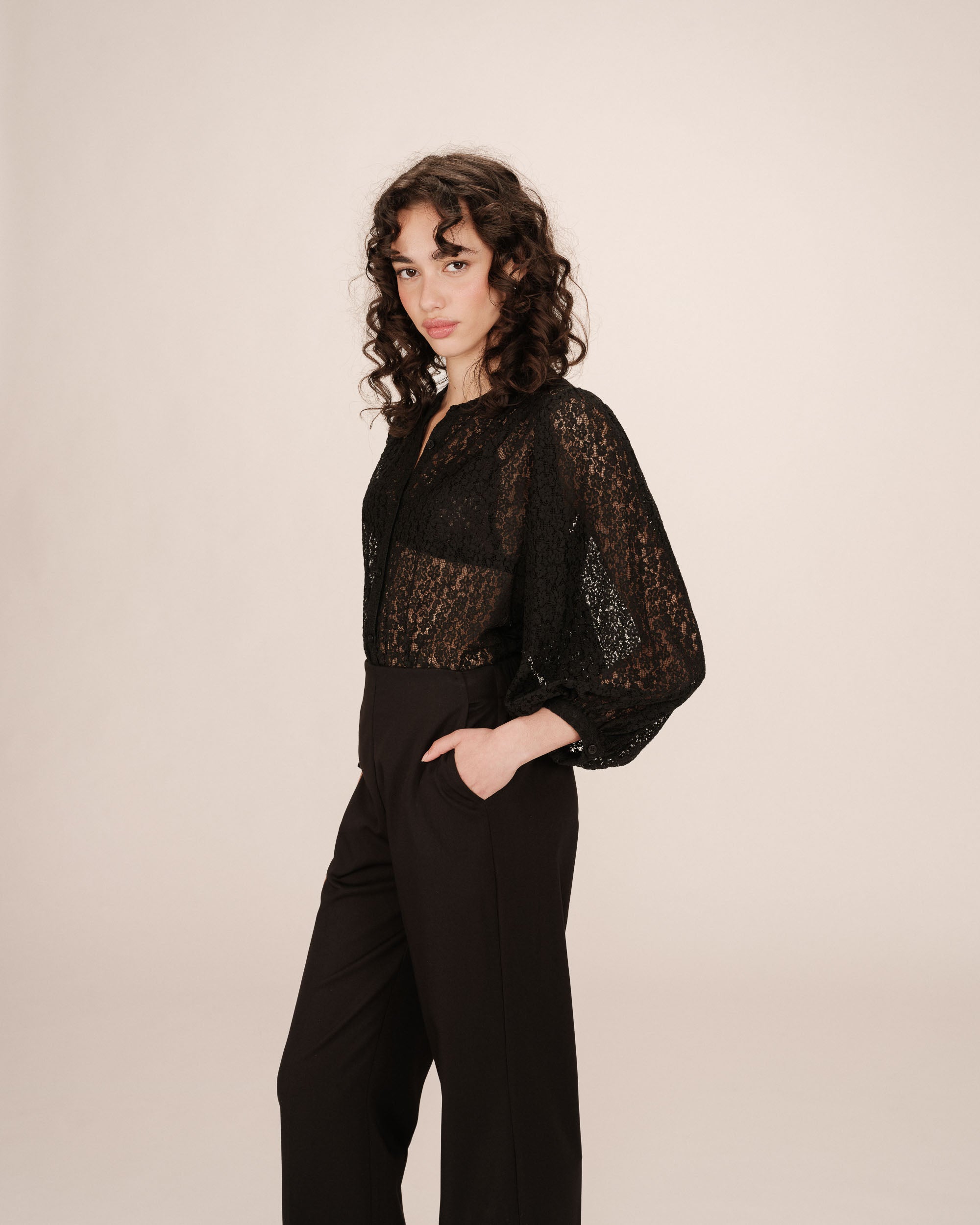 Blouse en dentelle noir Sophia
