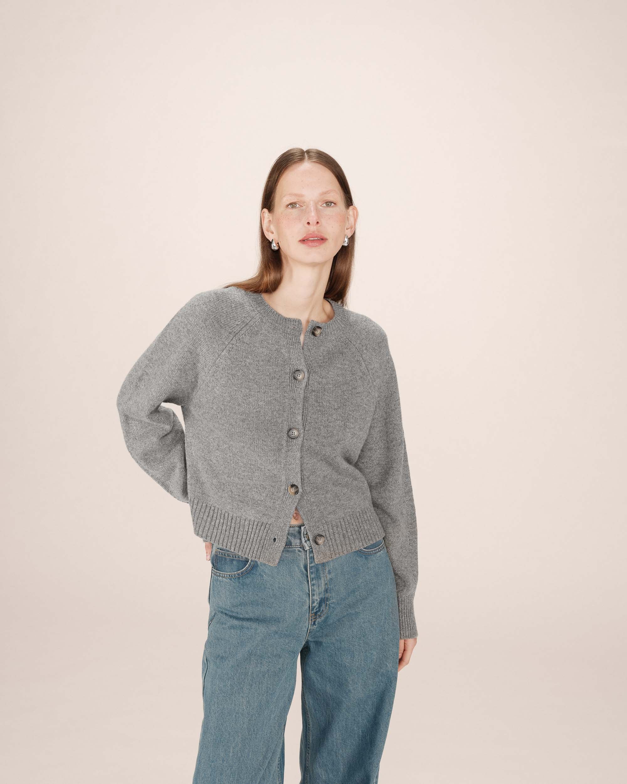 Cardigan boutonne en laine gris Sanders