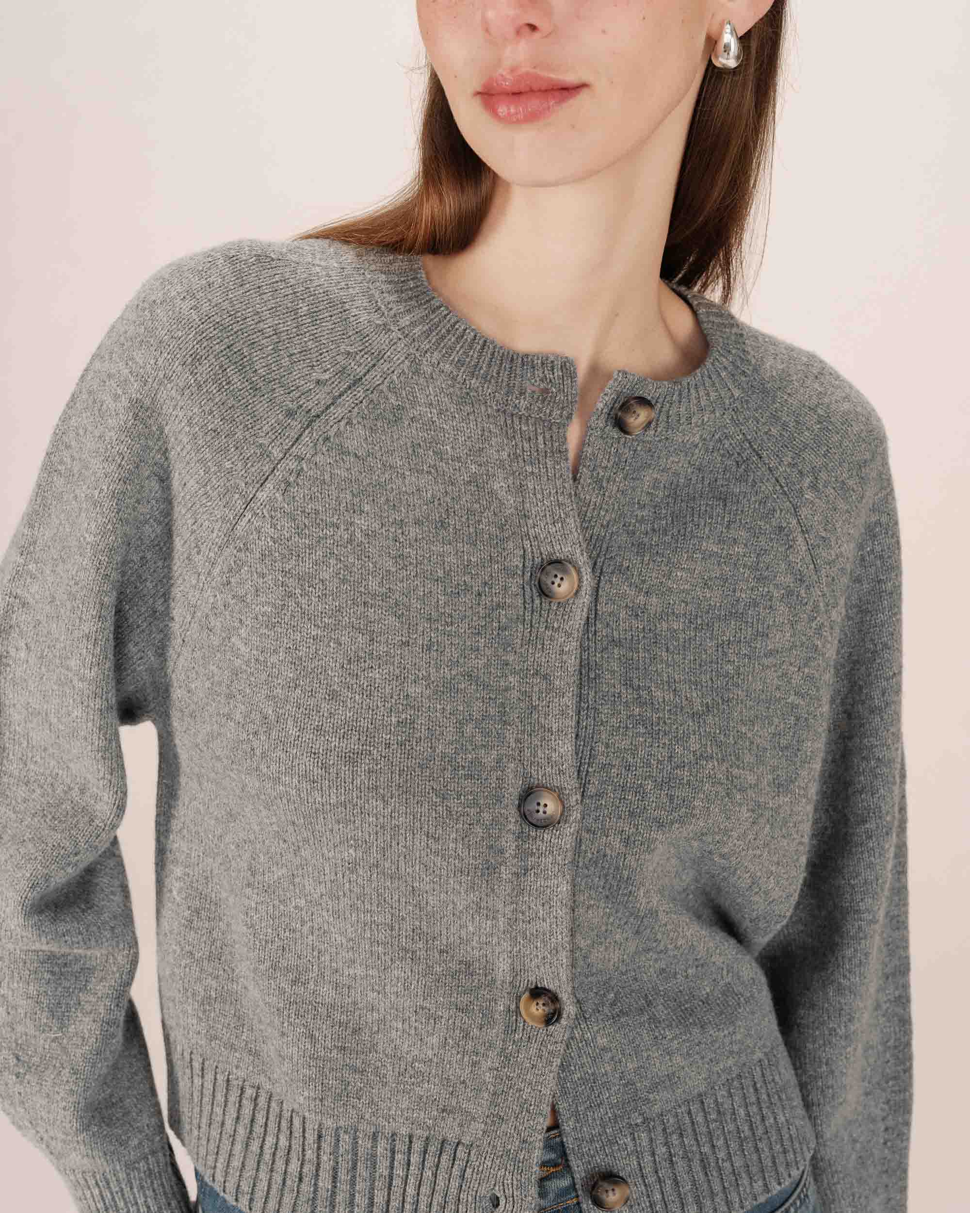 Cardigan boutonne en laine gris Sanders
