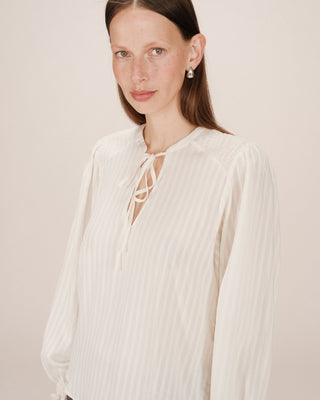 Tie-neck blouse ecru Serinda