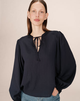 Tie-neck blouse navy Serinda