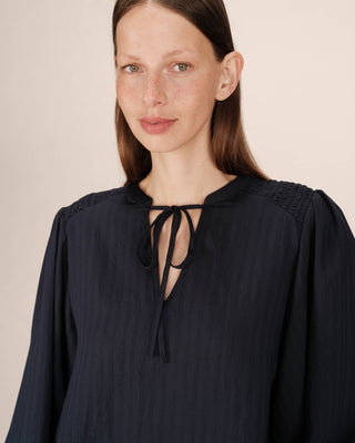 Tie-neck blouse navy Serinda