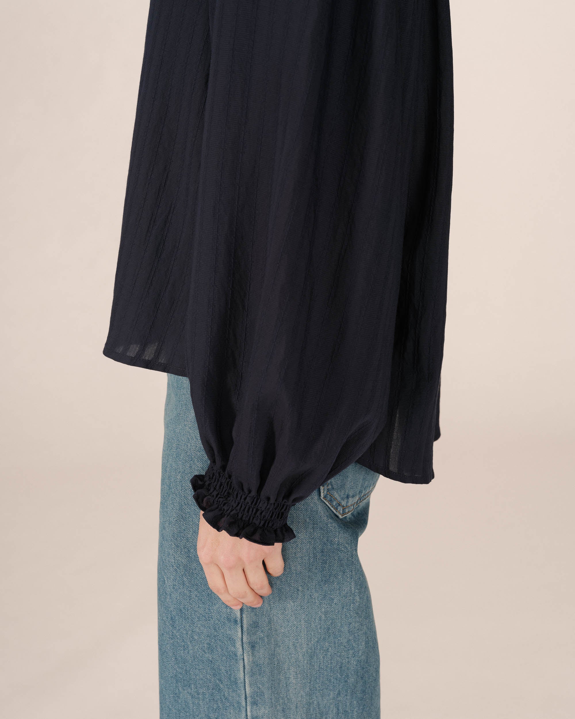 Tie-neck blouse navy Serinda