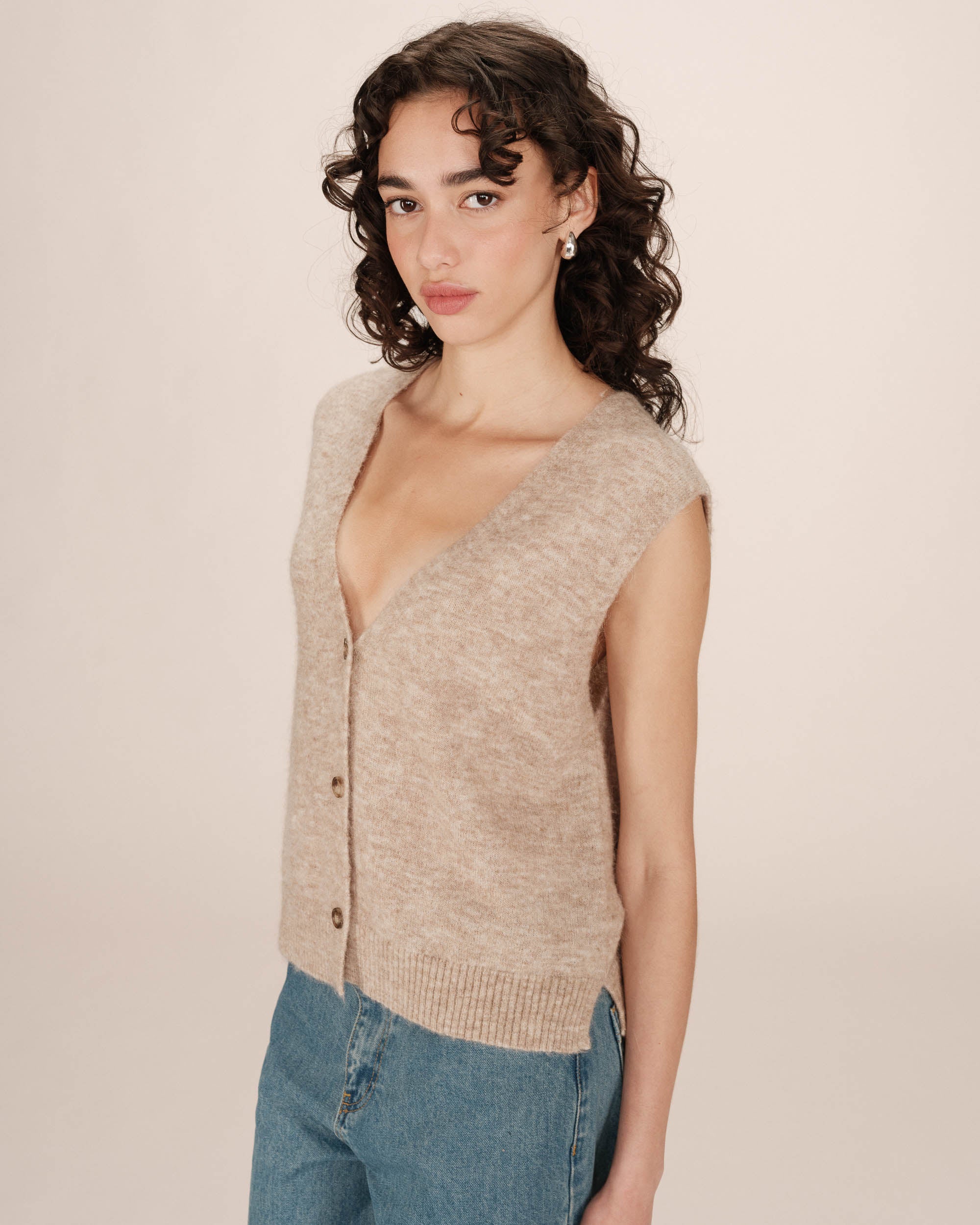 Sleeveless cardigan beige Santa