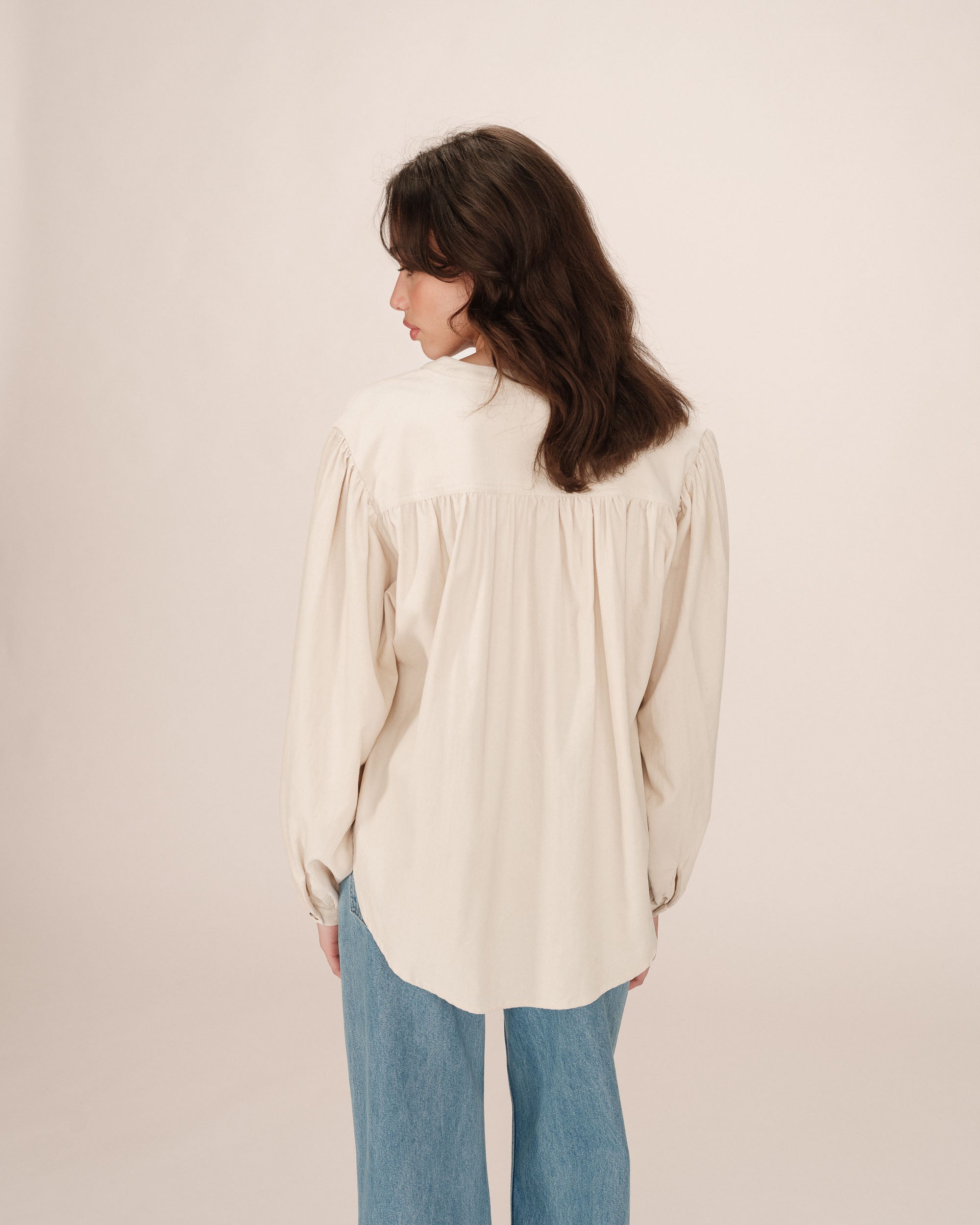 Velvet oversized blouse ecru Suri