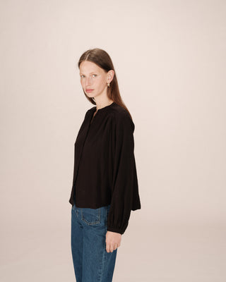 Ruched straight blouse black Savannah
