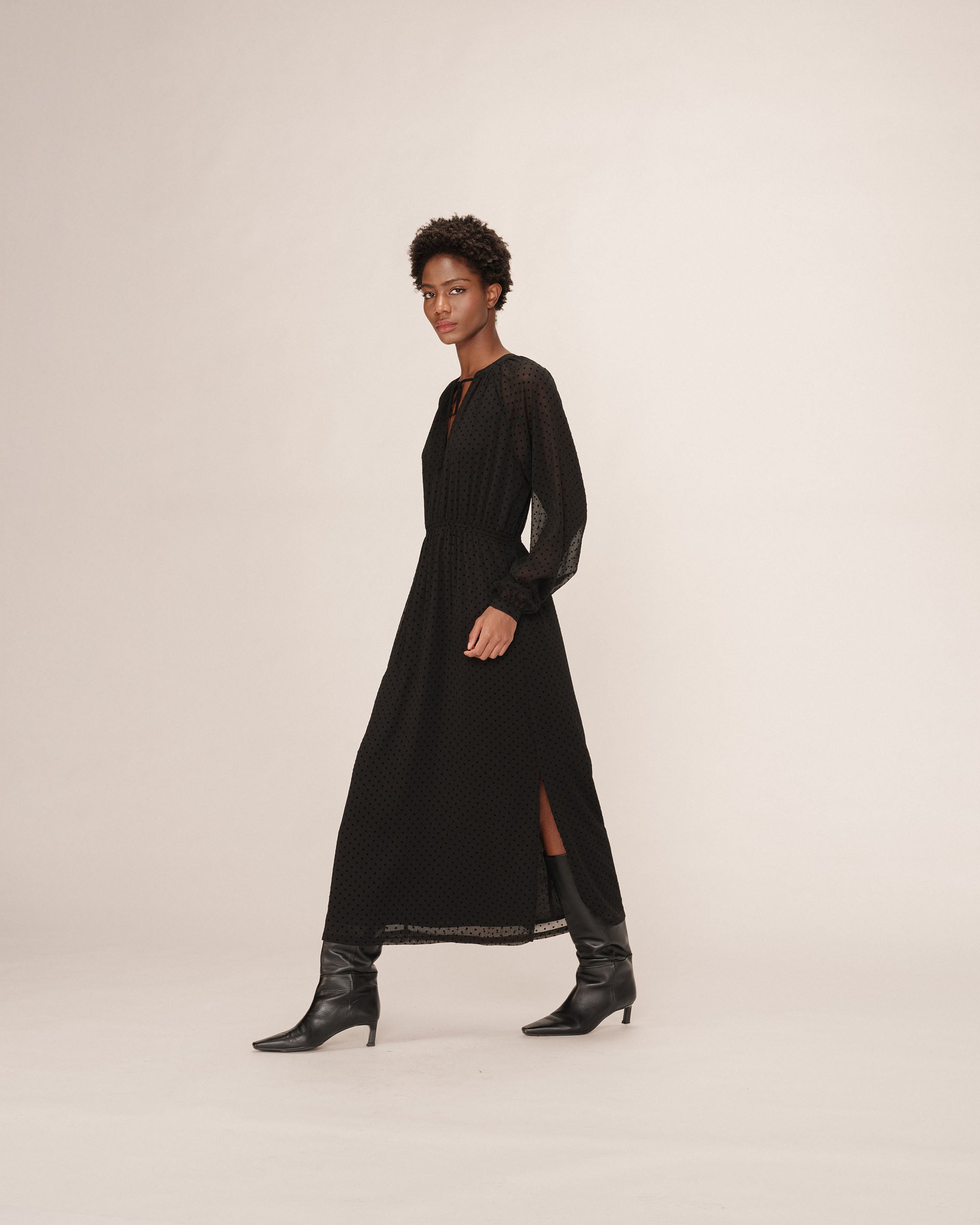 Robe longue a pois noir Thessa