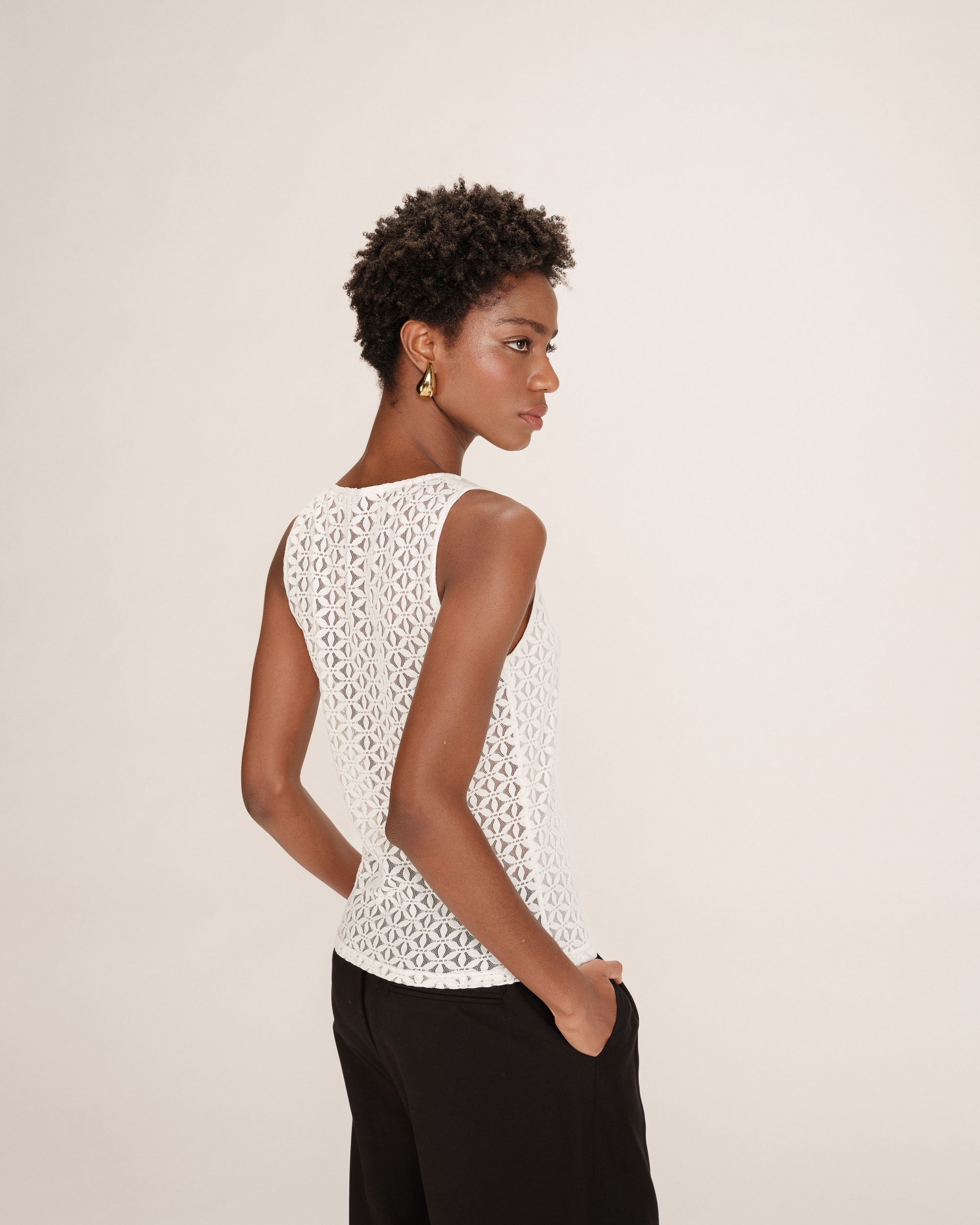 T-shirt en dentelle ecru Tenet