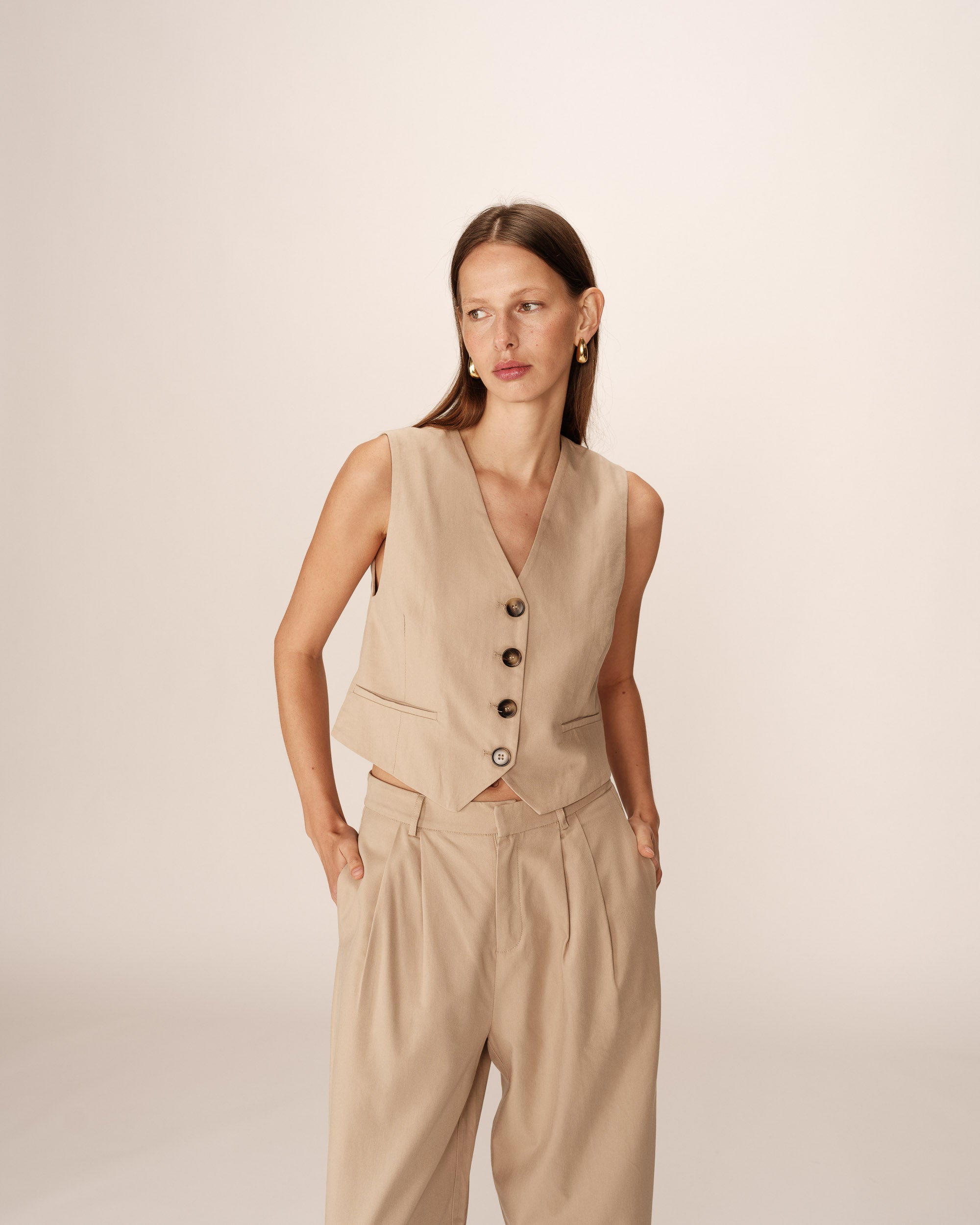 Buttoned straight waistcoat beige Penn