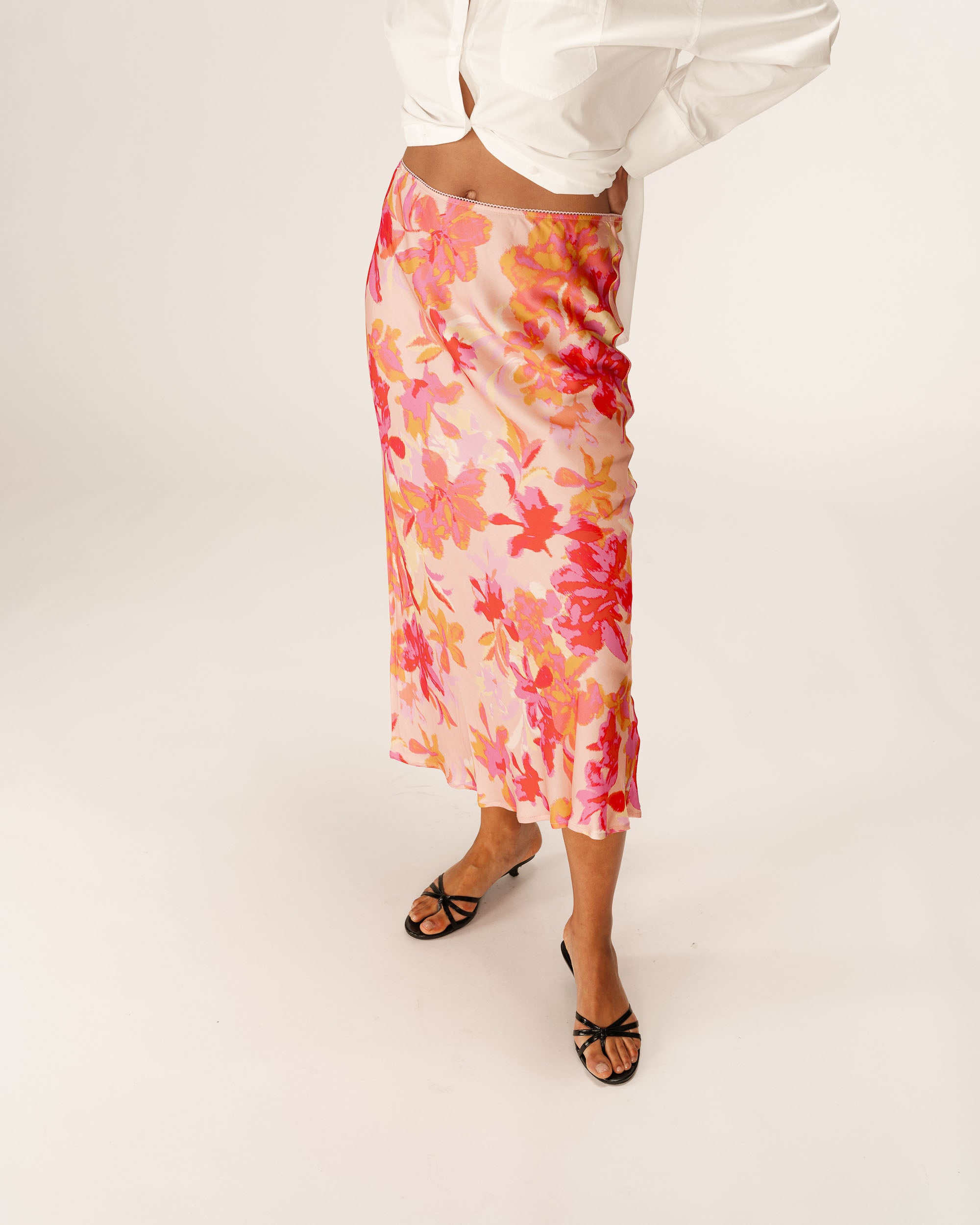 Jupe longue en satin fleurs Philae