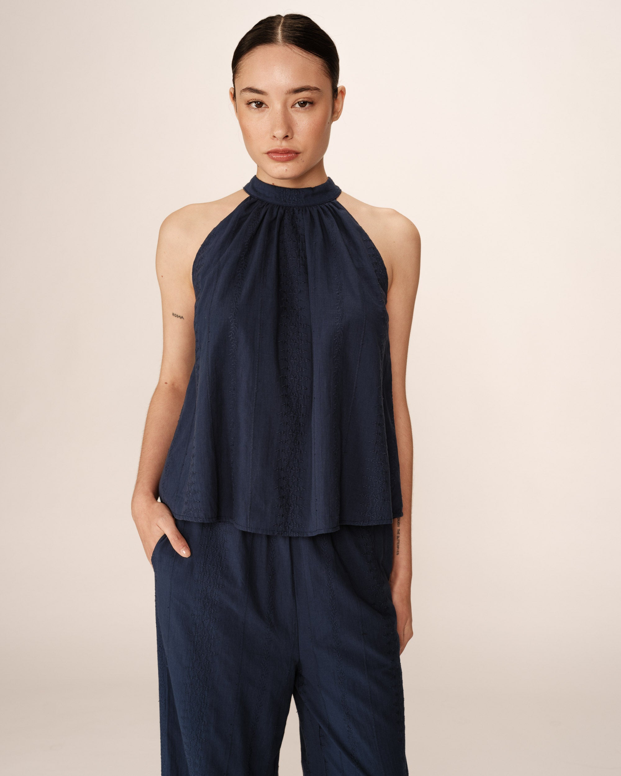 Embroidered high collar top navy Poco_12932