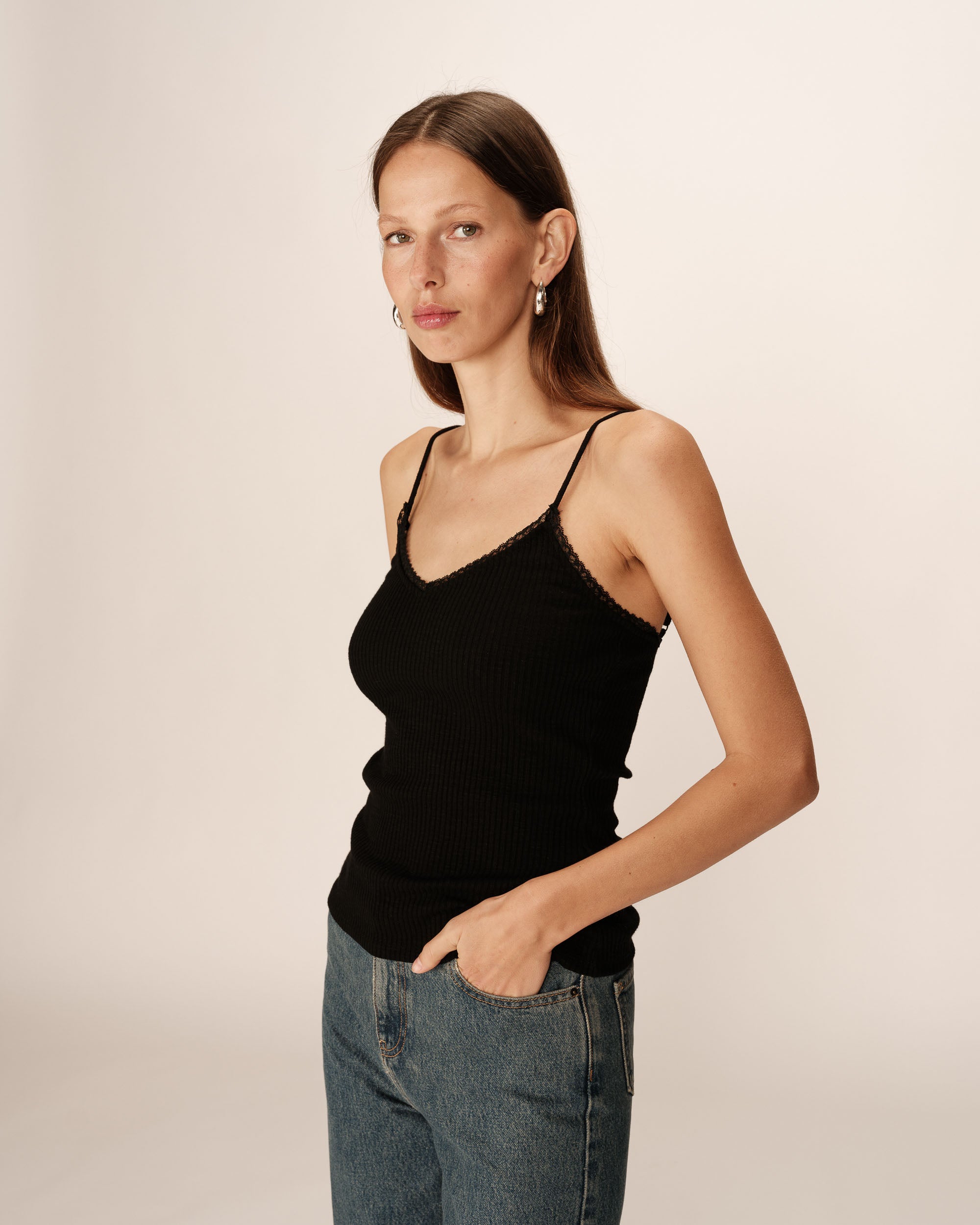 Top avec lisere en dentelle noir Presto