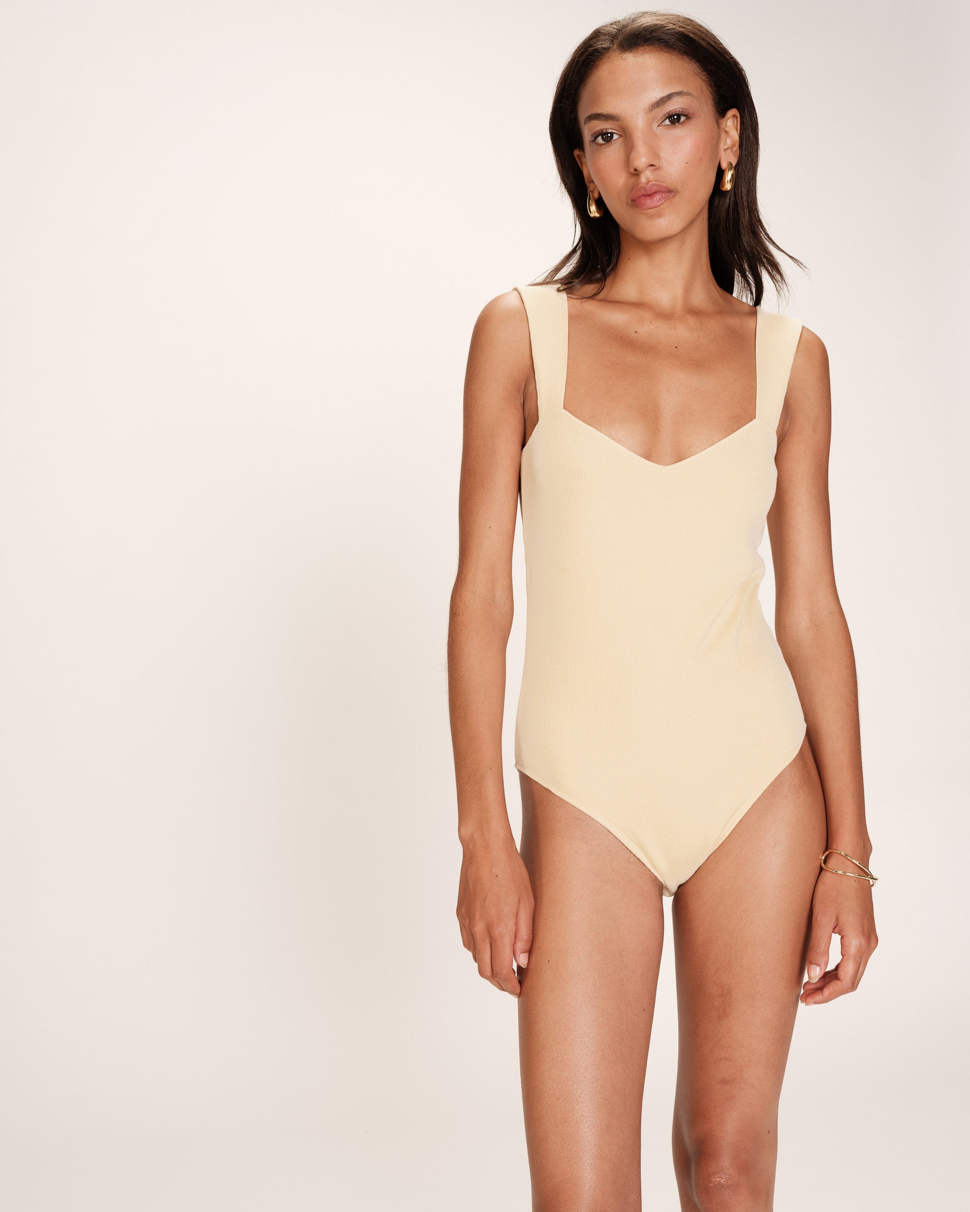 Heart neckline body yellow Raphael