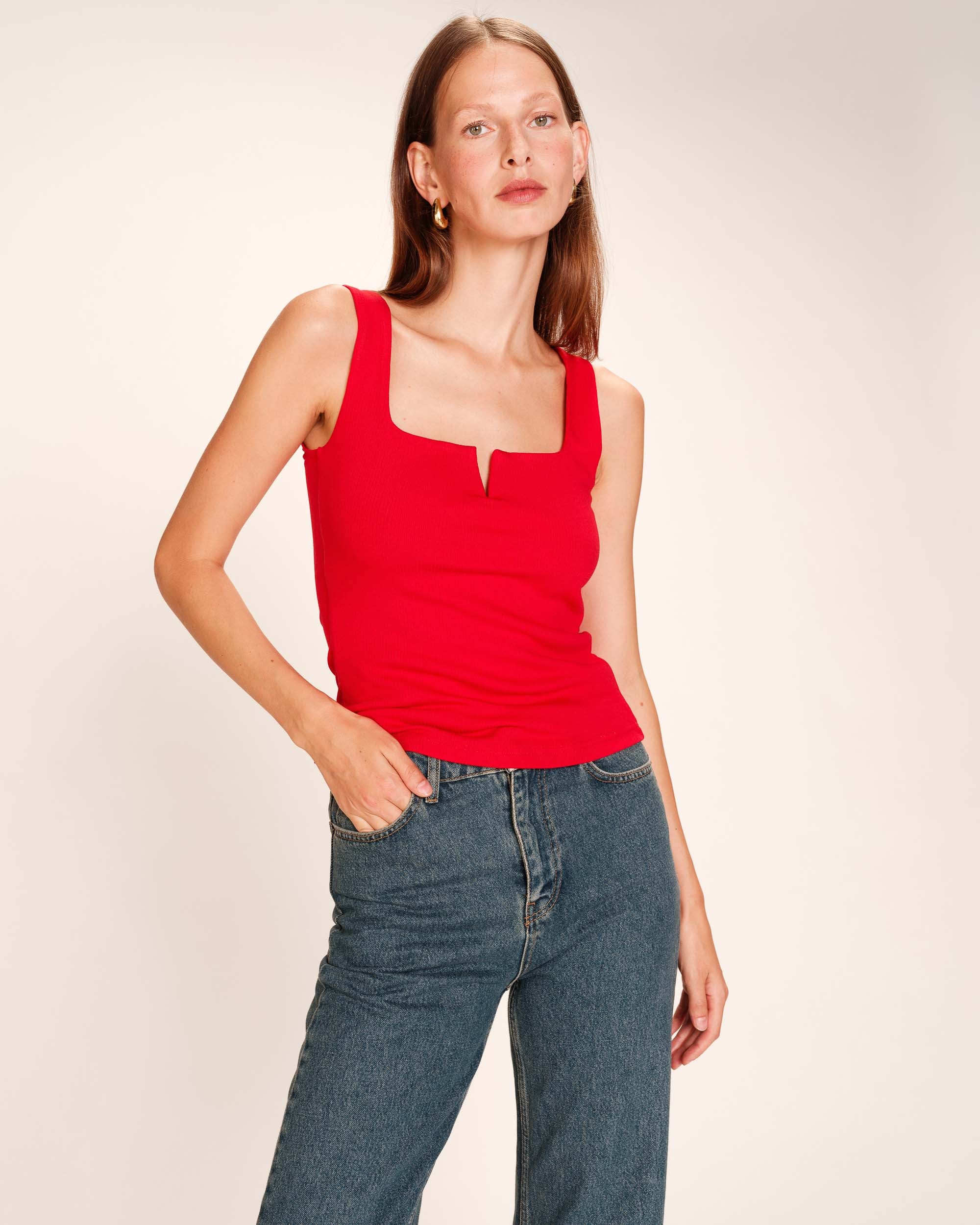 Debardeur a encolure carree rouge Rena