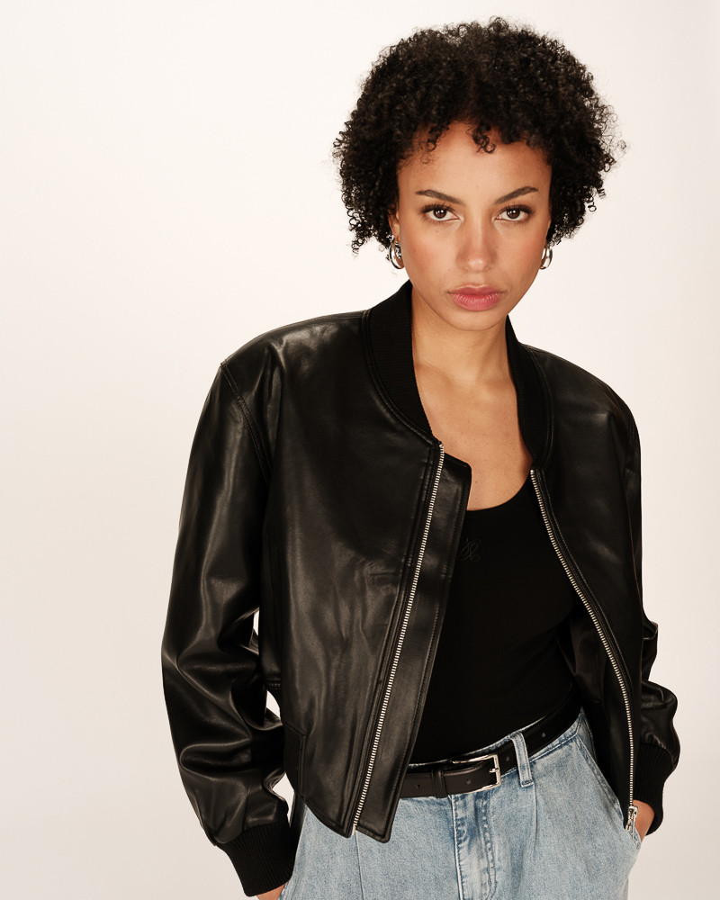 Bomber noir court en simili-cuir