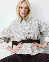 Camisa de denim estampada python Adriana