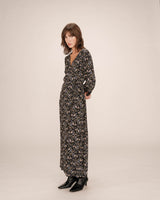 Robe longue a fleurs noir Superbe