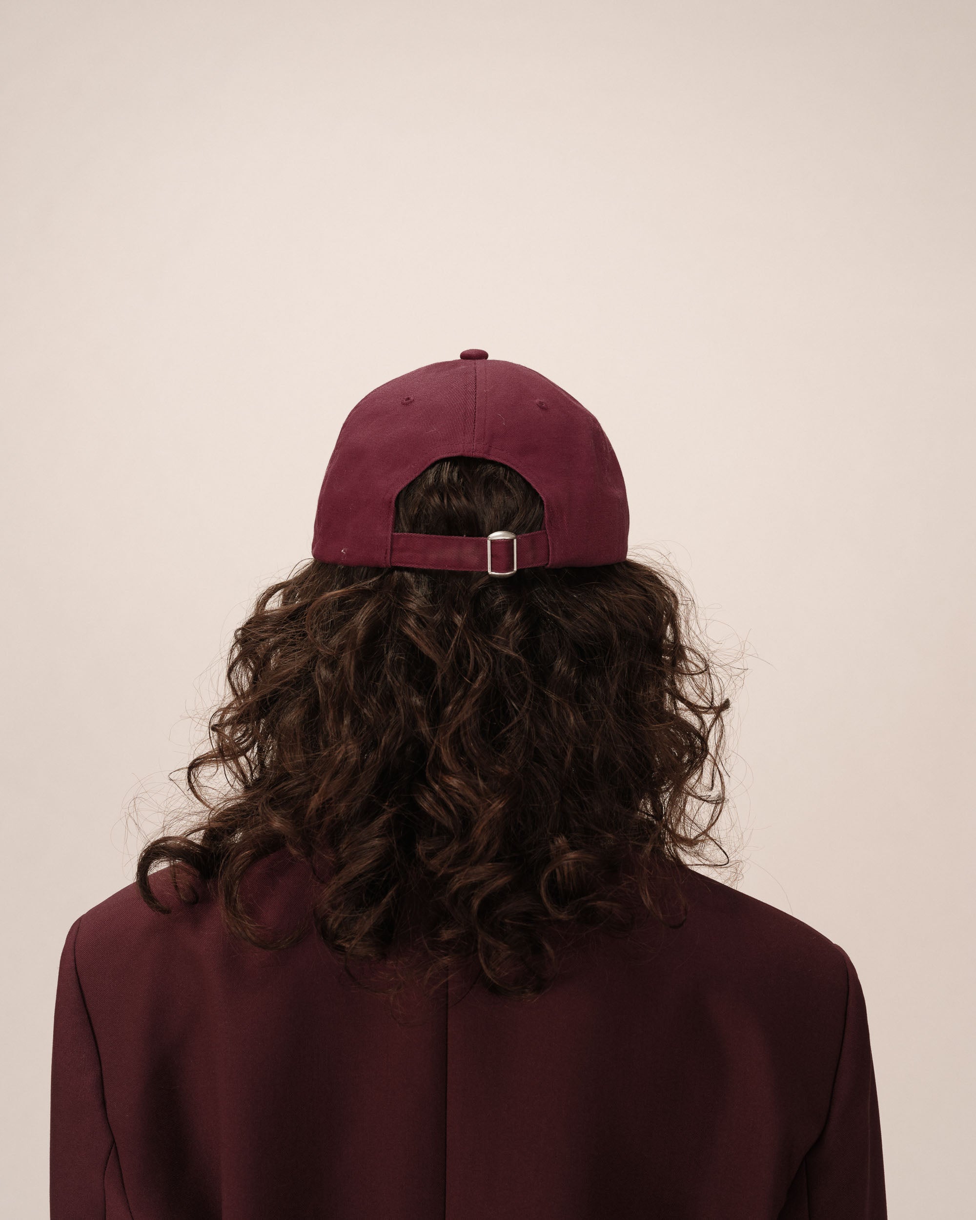Casquette avec logo bordeaux Slimane