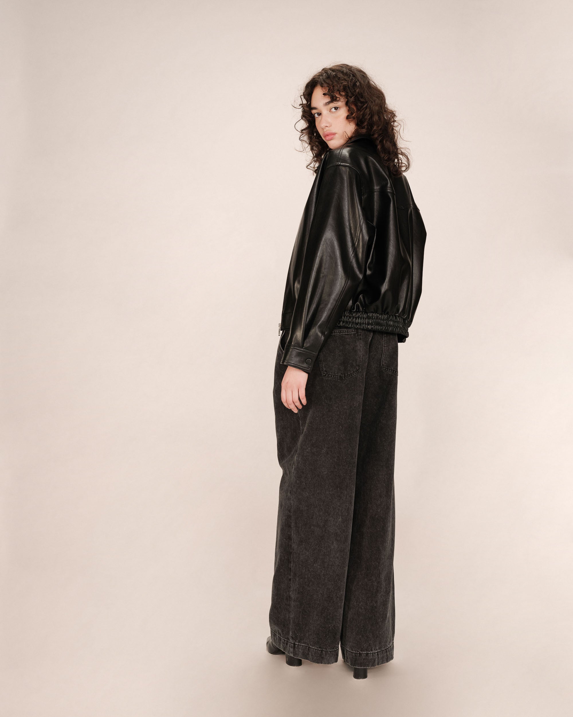 Veste en simili cuir noir Sunisa