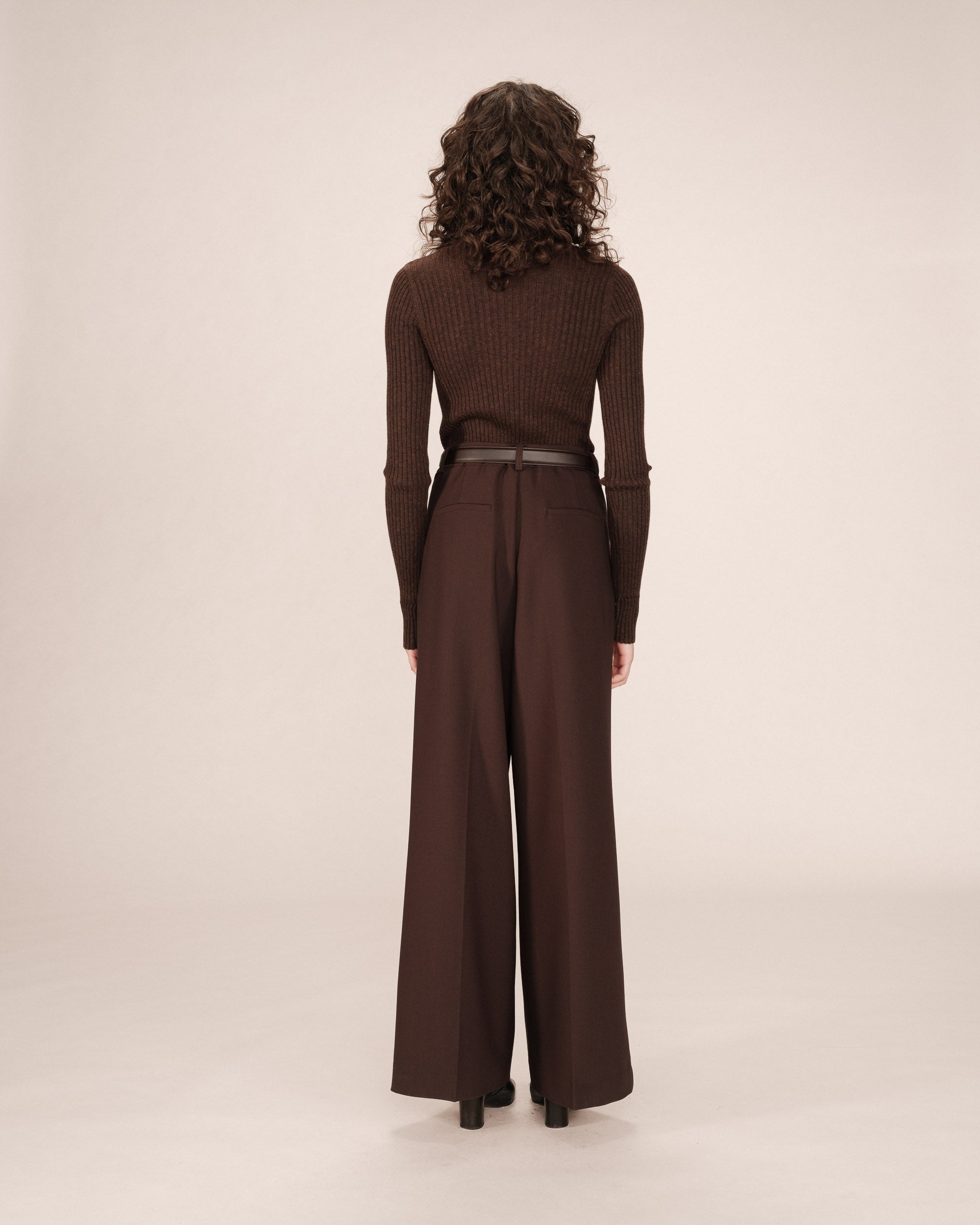 Tailored trousers chocolatee Story