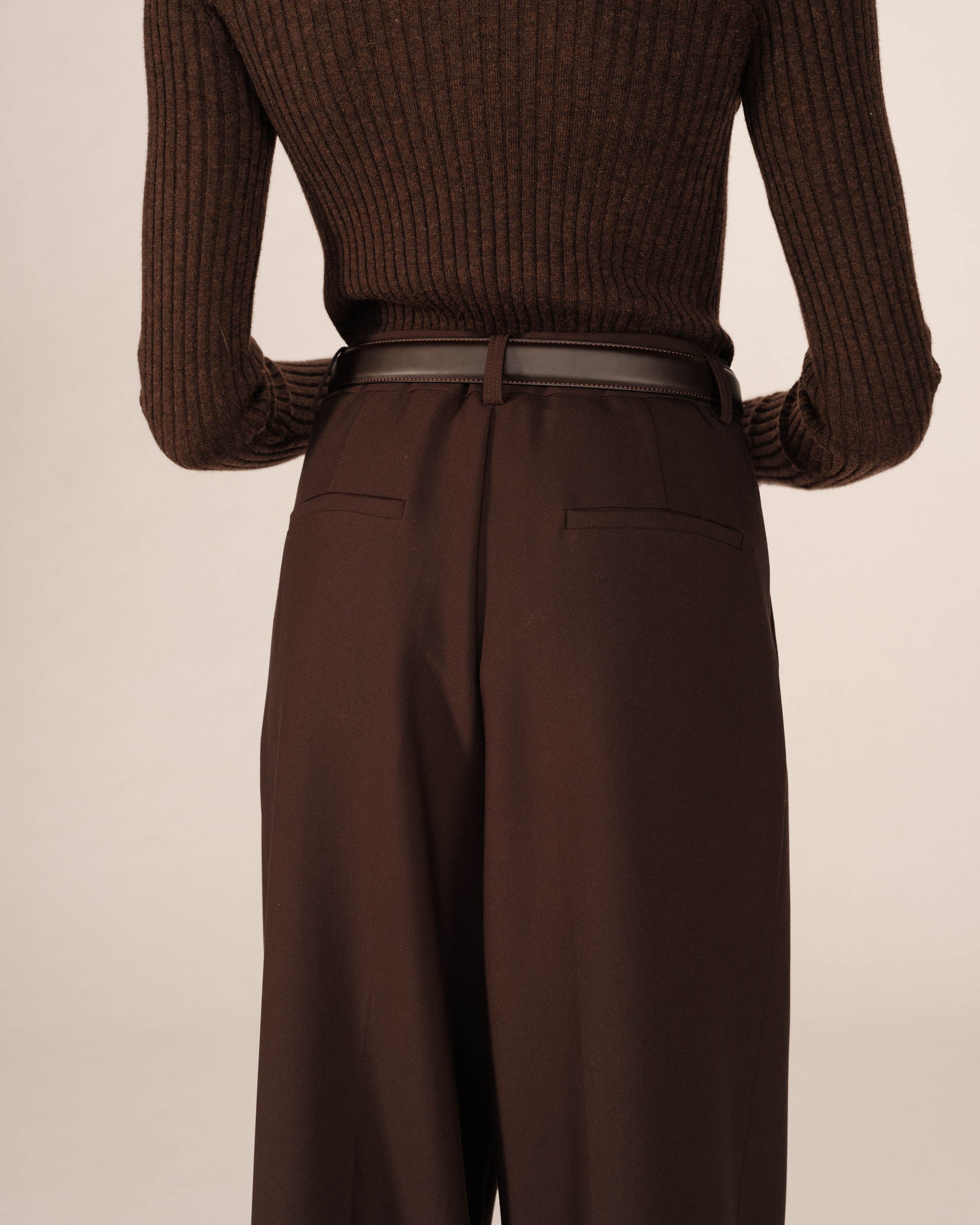 Tailored trousers chocolatee Story