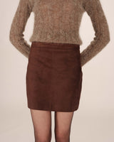 Jupe courte suedine chocolat Surprenante
