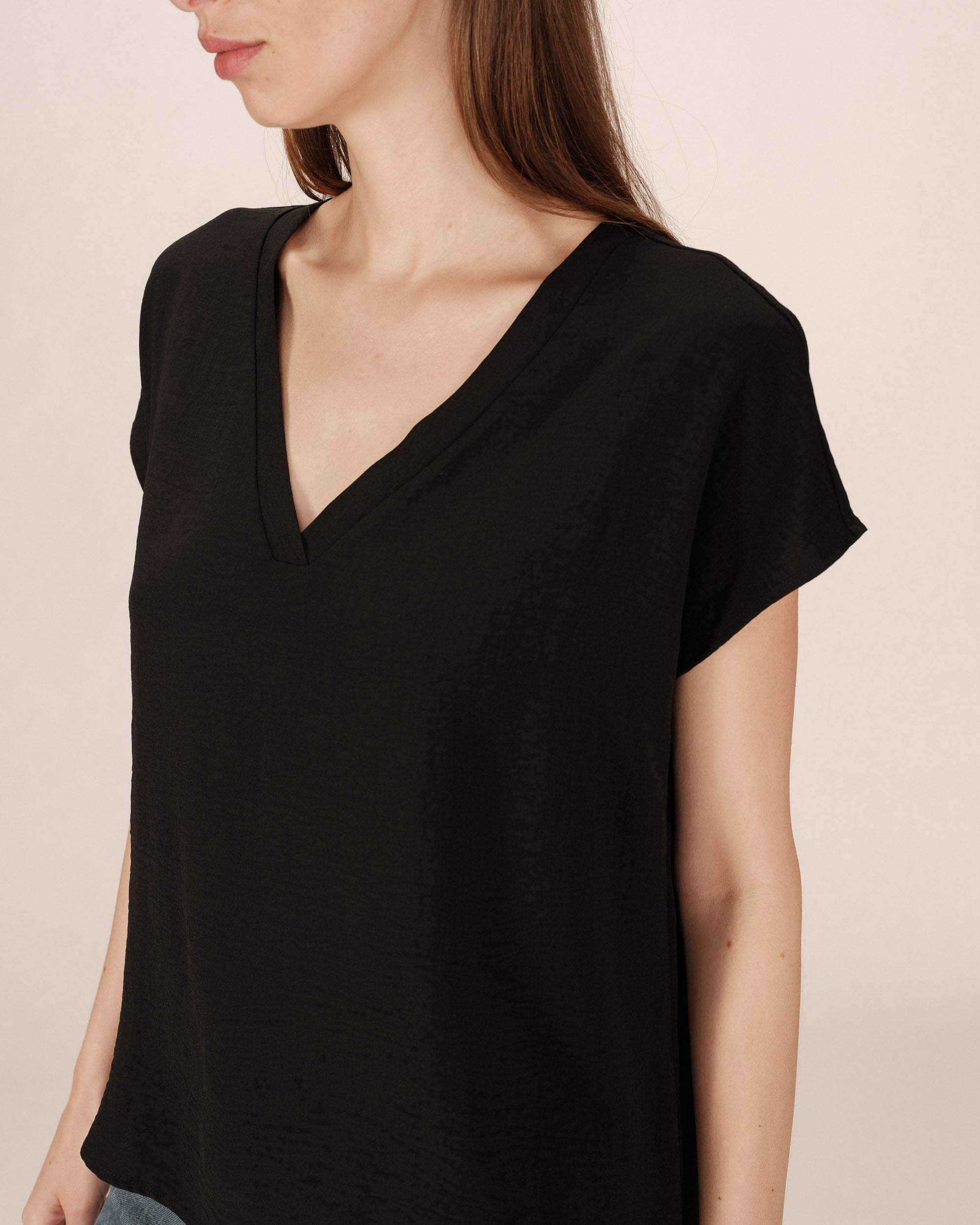 Flowy v-neck top black Season
