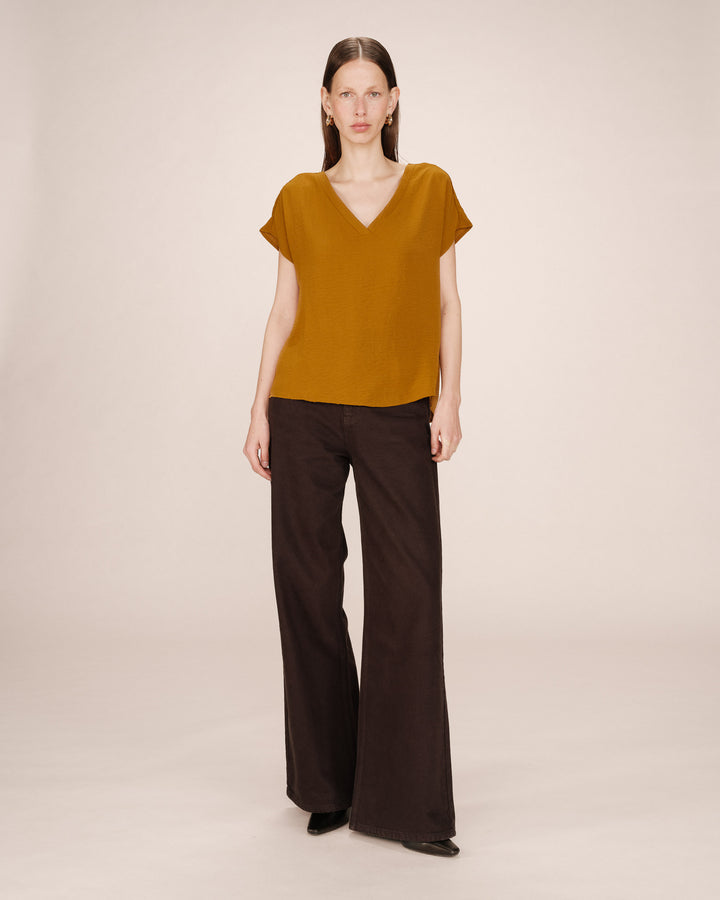 Flowy v-neck top ocre Season