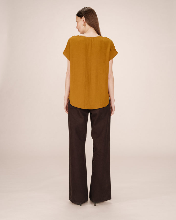 Flowy v-neck top ocre Season