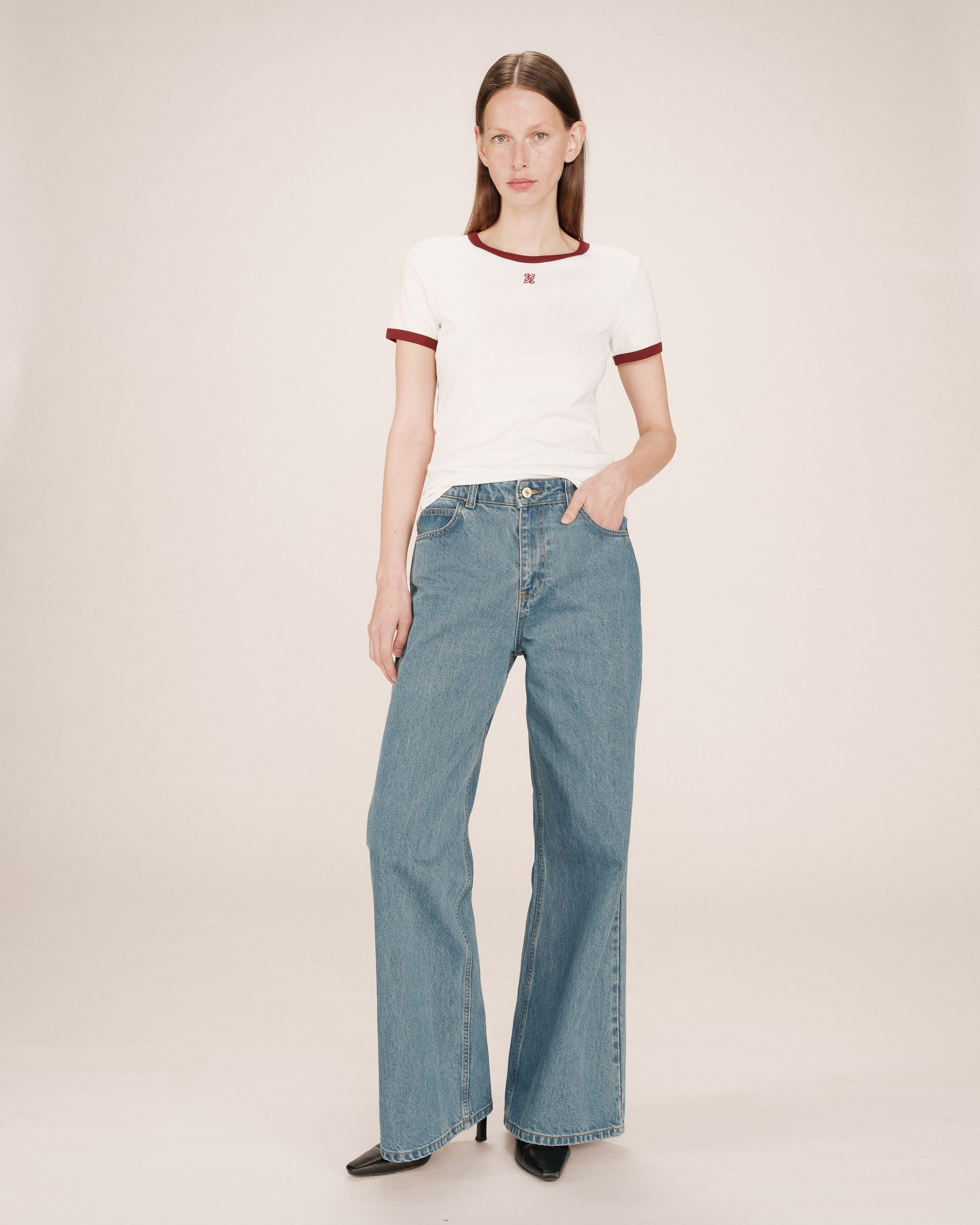 Embroidered monogram t-shirt ecru Sany