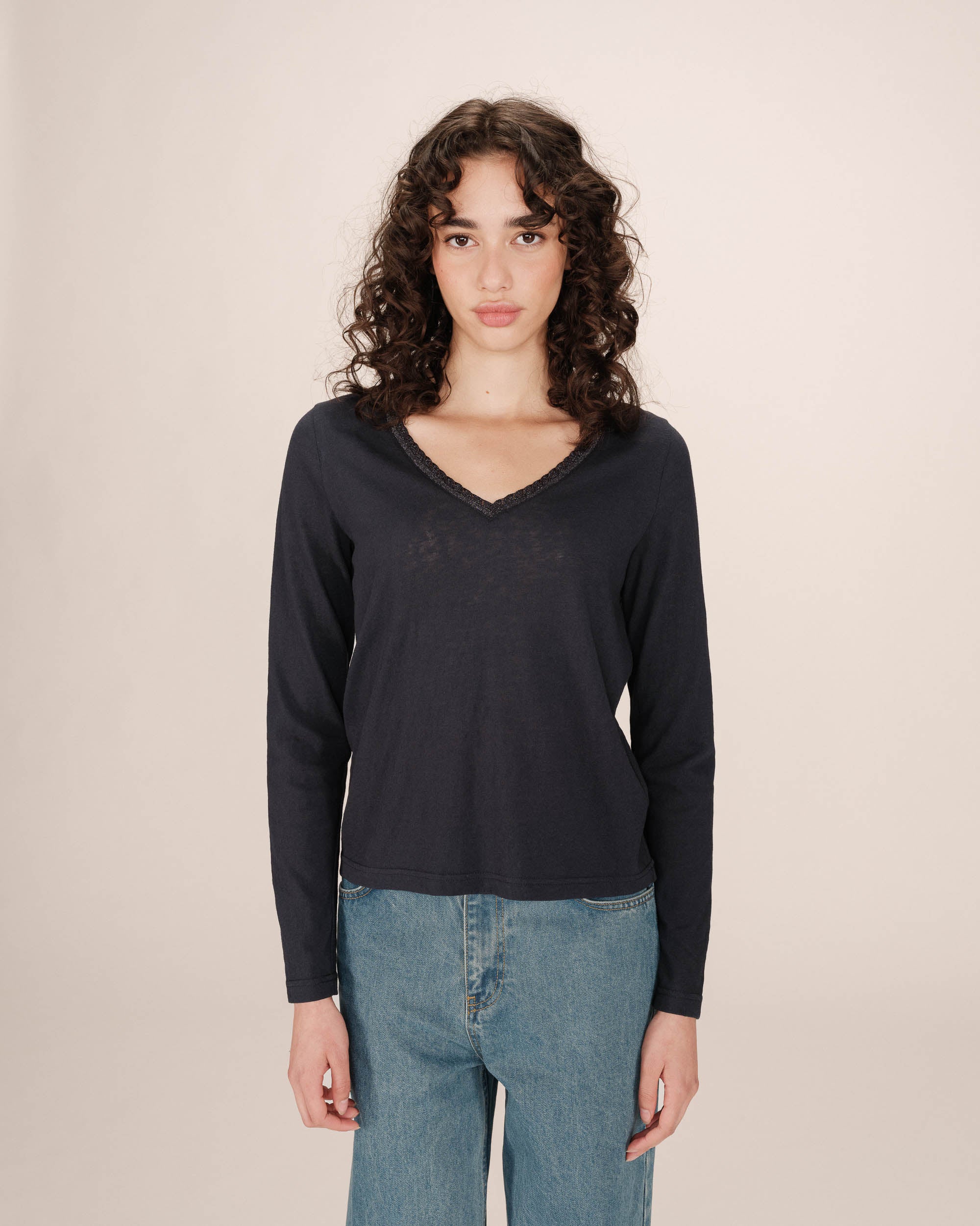 Lace v-neck t-shirt navy Selton