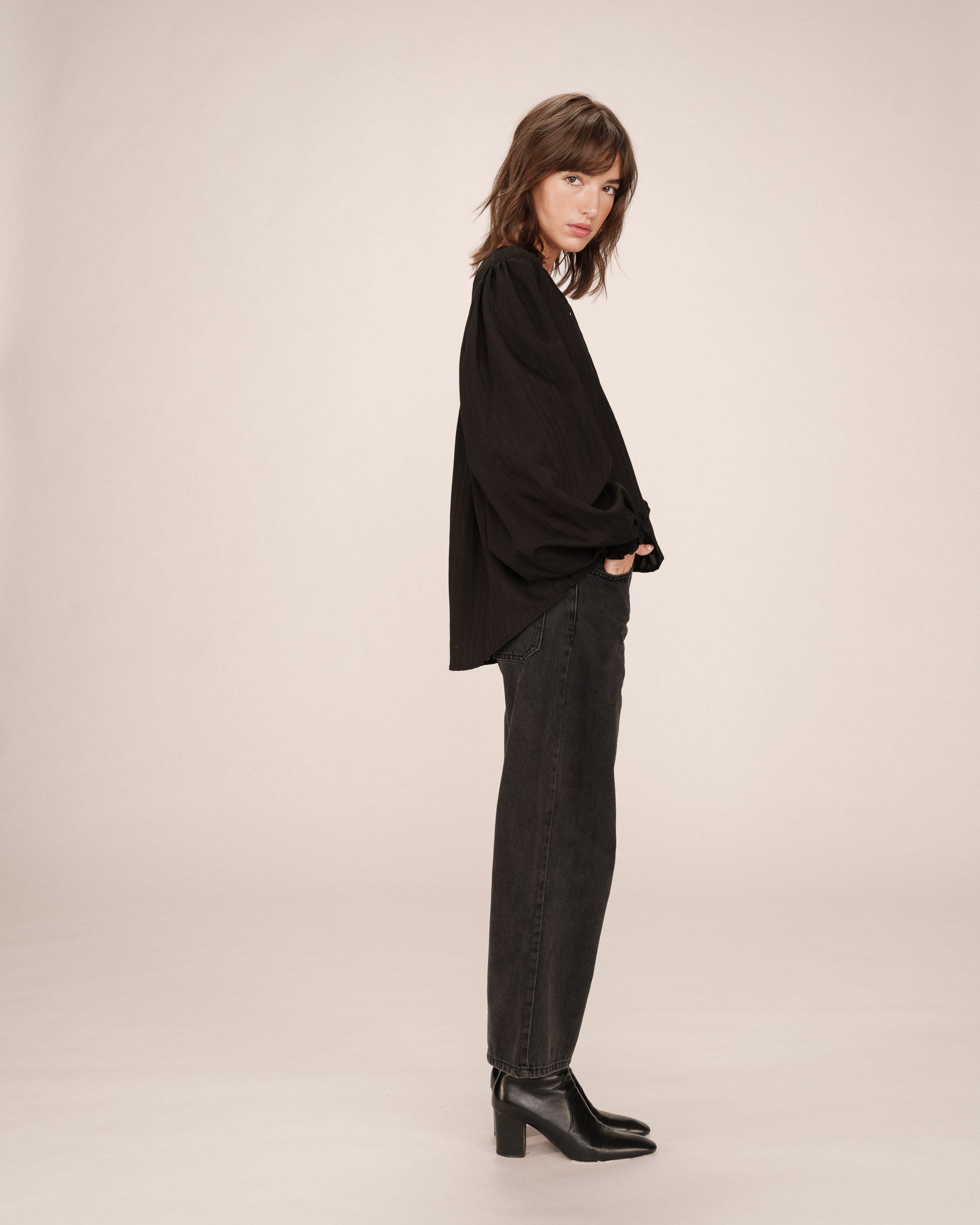 Tie-neck blouse black Serinda