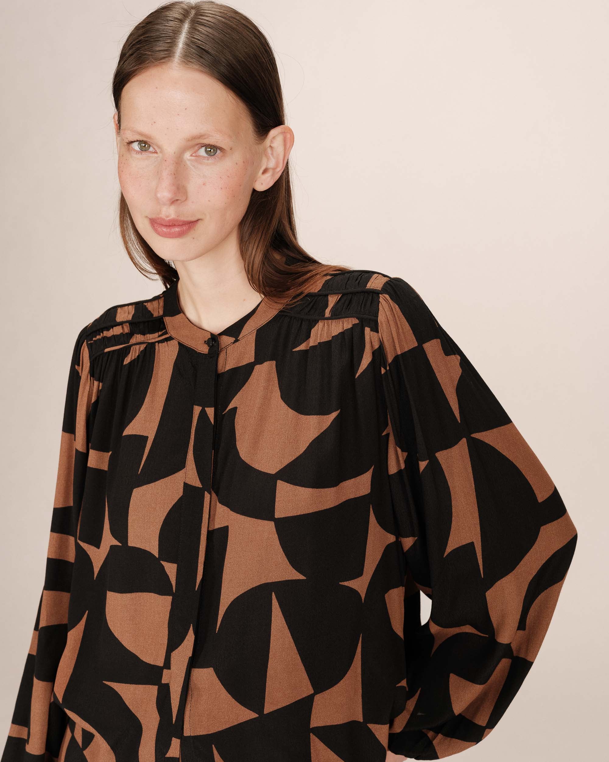 Blouse motif bicolore chocolat Sorpresa