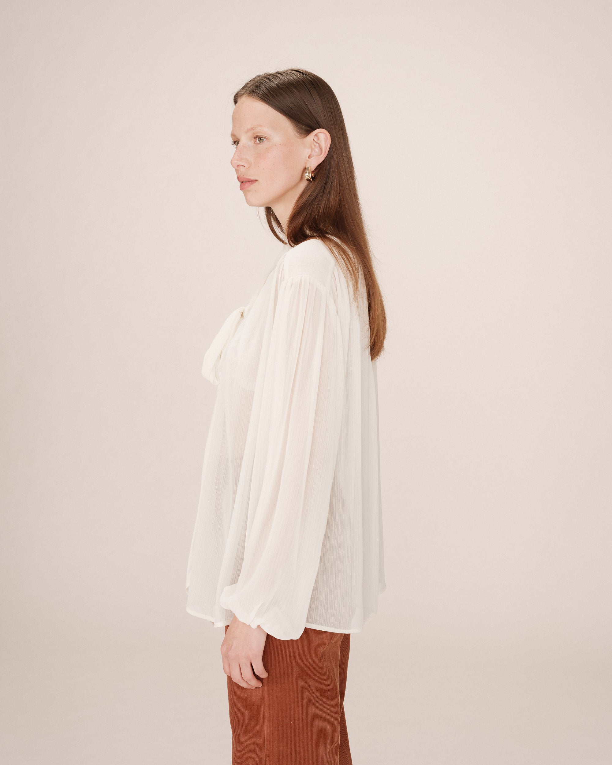 Tie-neck blouse ecru Splendide