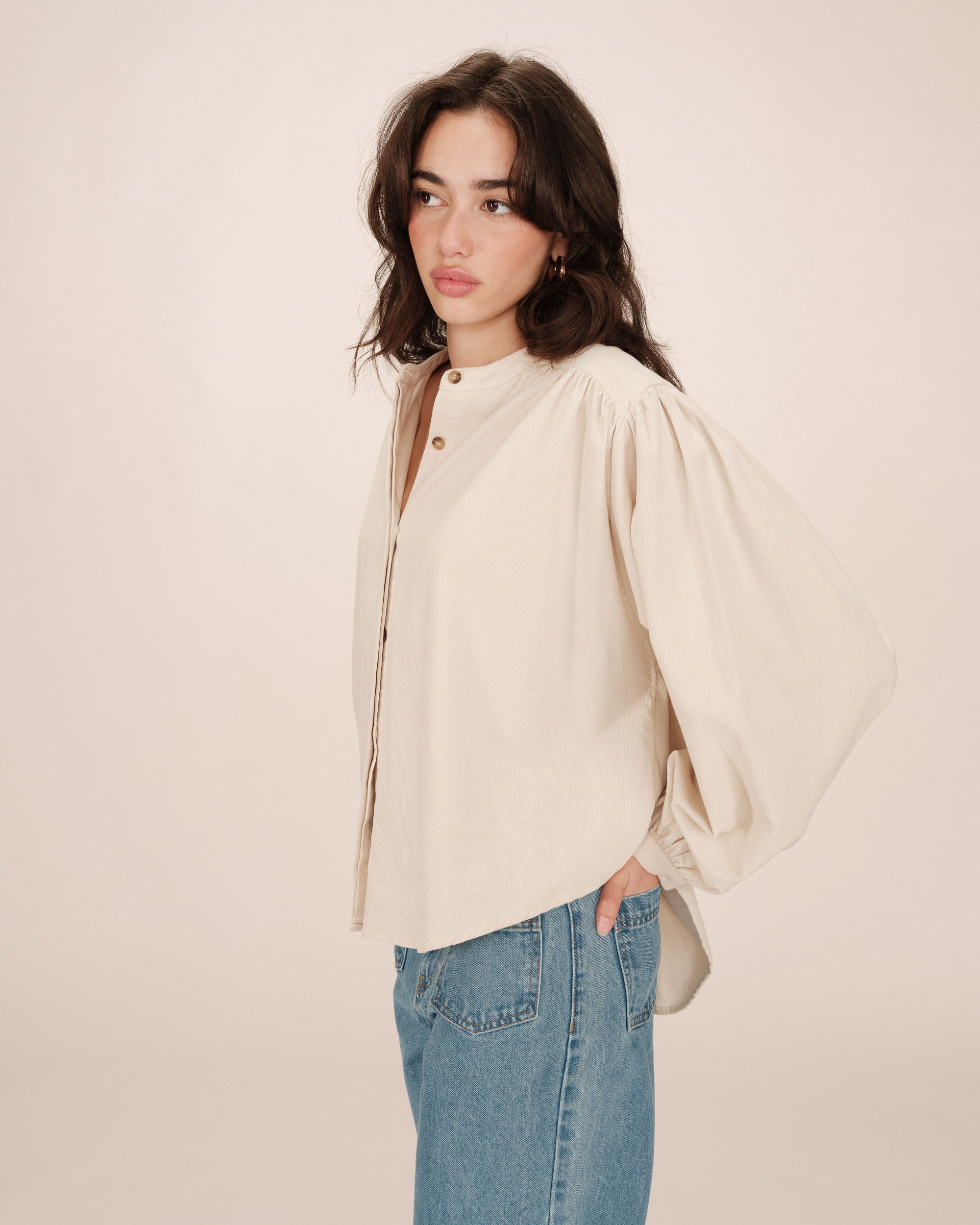 Velvet oversized blouse ecru Suri