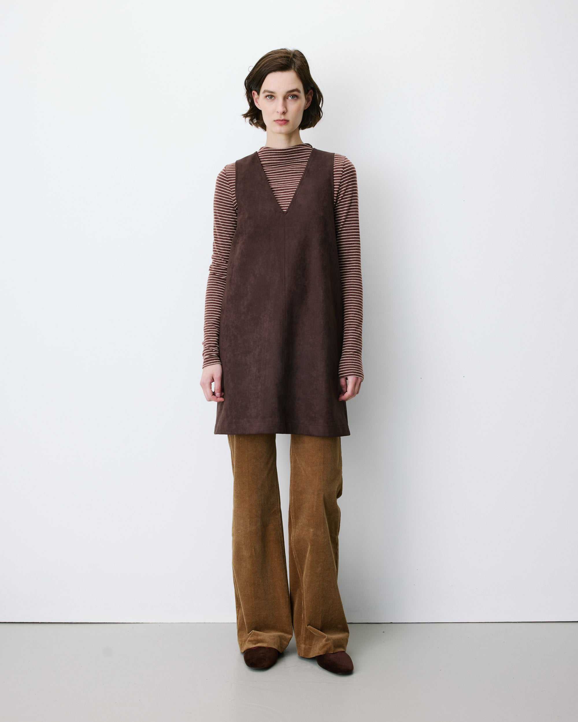 Robe courte sans manches en suédine chocolat Anaya