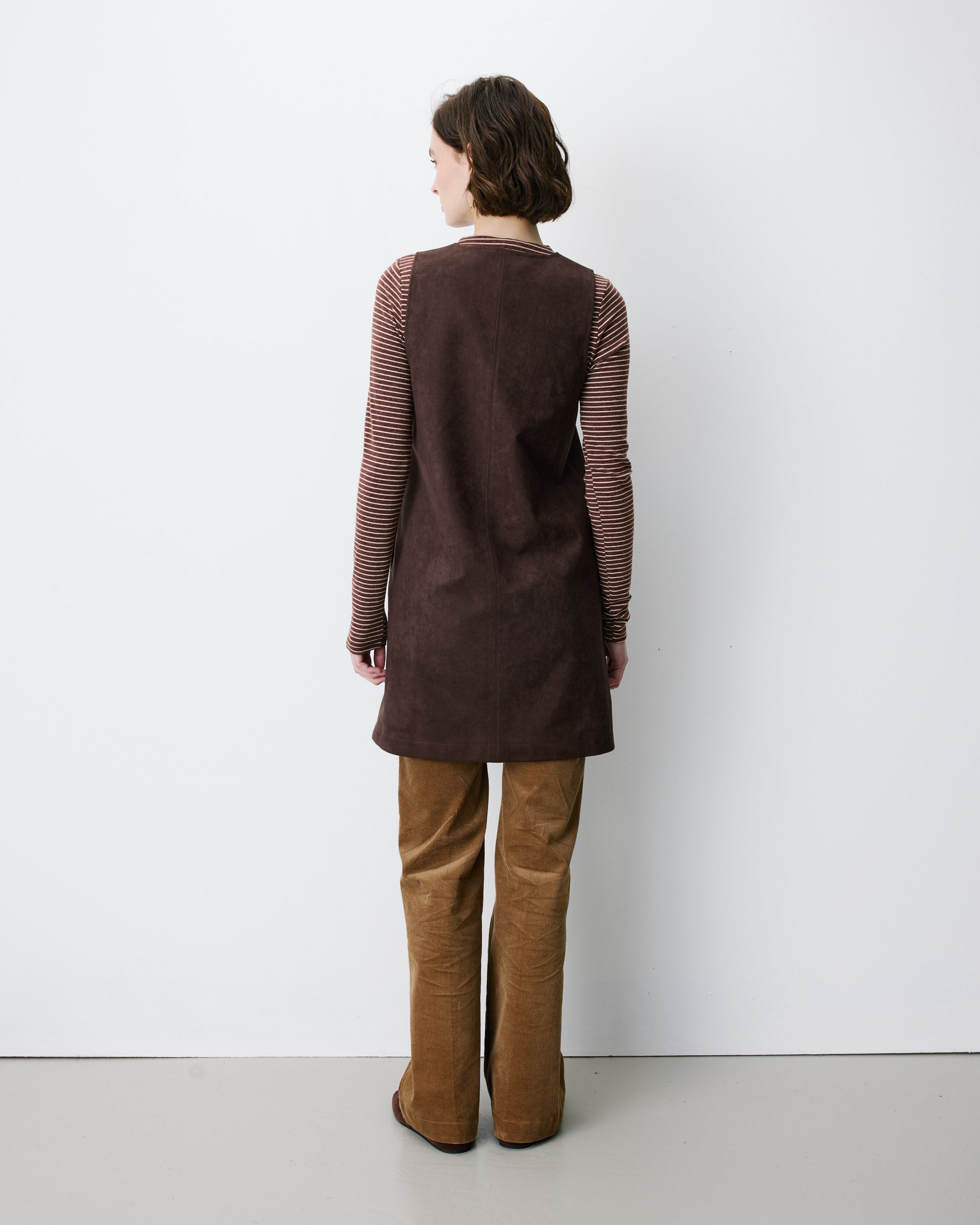 Robe courte sans manches en suédine chocolat Anaya