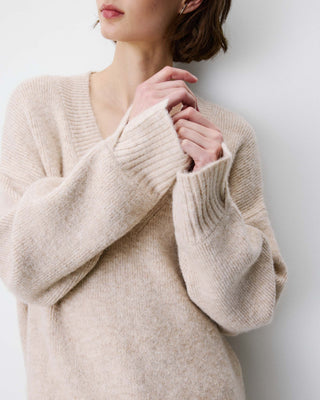 Vestido corto de punto oversize beige Airina