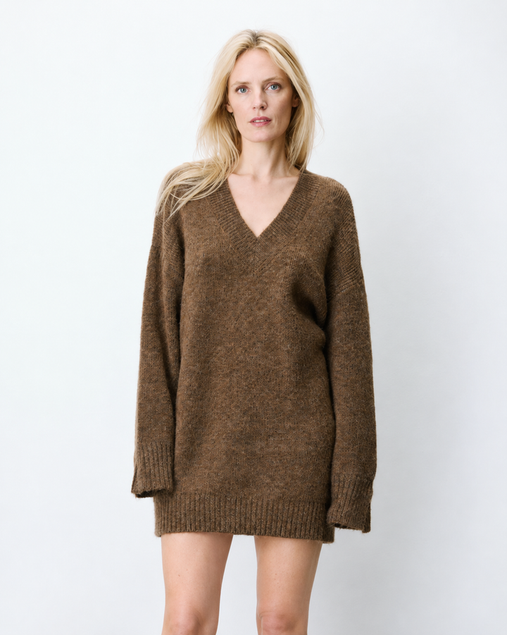 Vestido-camisola curto oversize com decote em V chocolate Airina