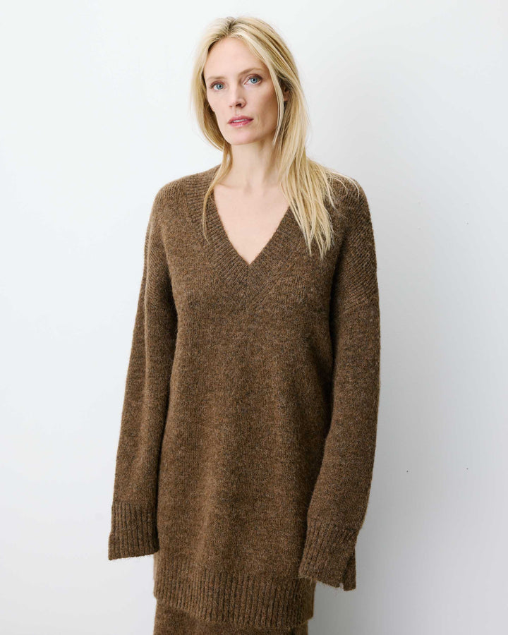 Vestido corto de punto oversize chocolat Airina