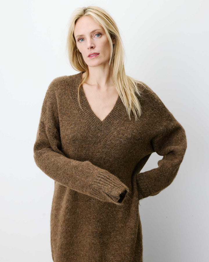 Vestido corto de punto oversize chocolat Airina
