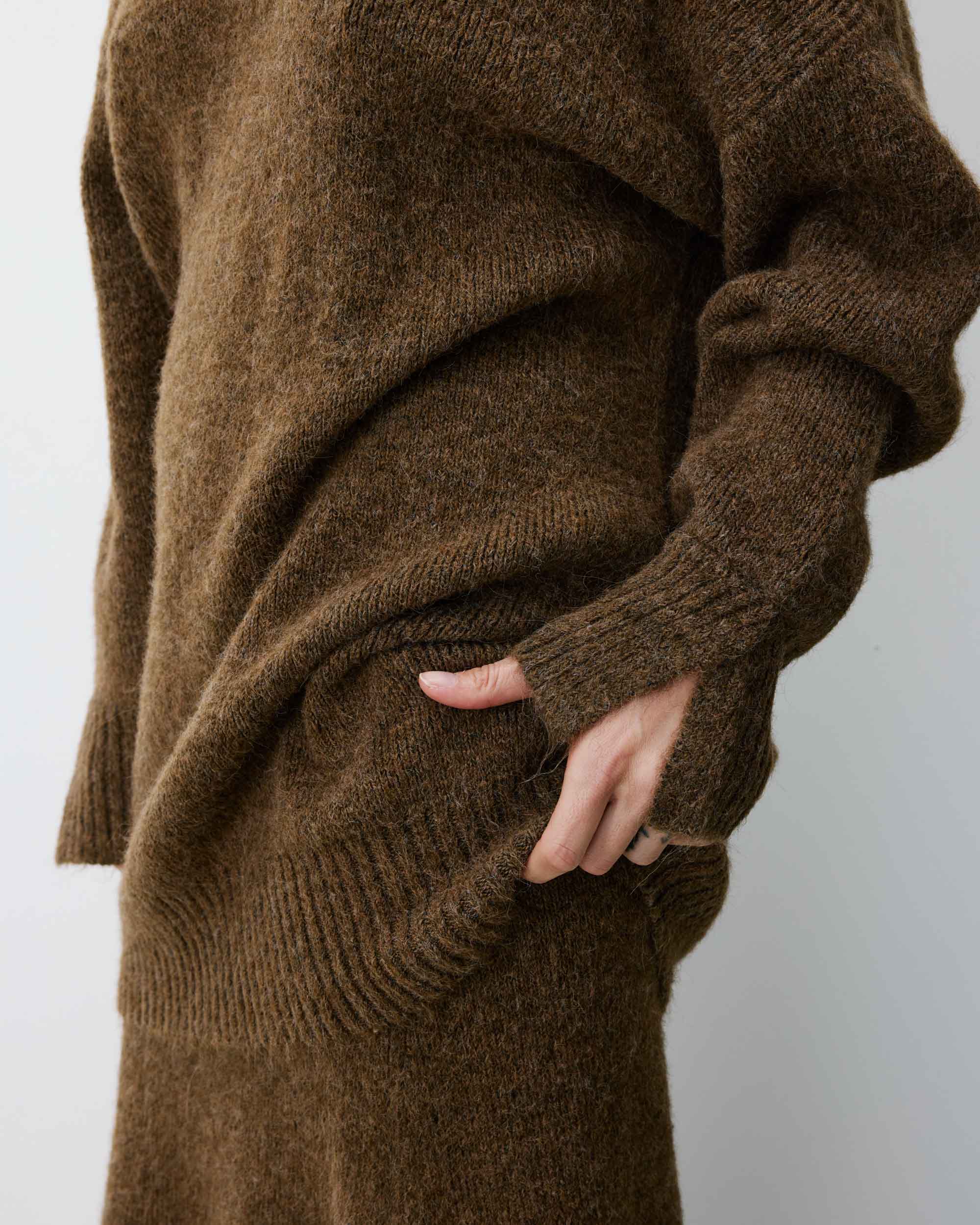 Vestido corto de punto oversize chocolat Airina