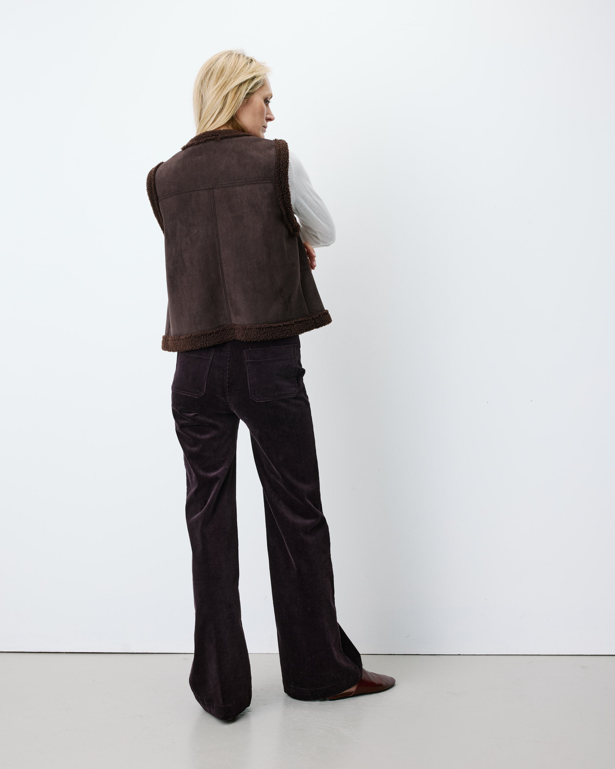 Sleeveless faux-shearling vest chocolat Anya