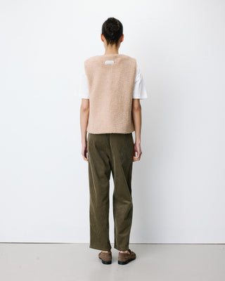 Veste sans manches en fausse shearling beige Avery