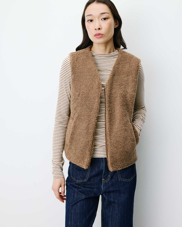 Veste sans manches en fausse shearling taupe Avery